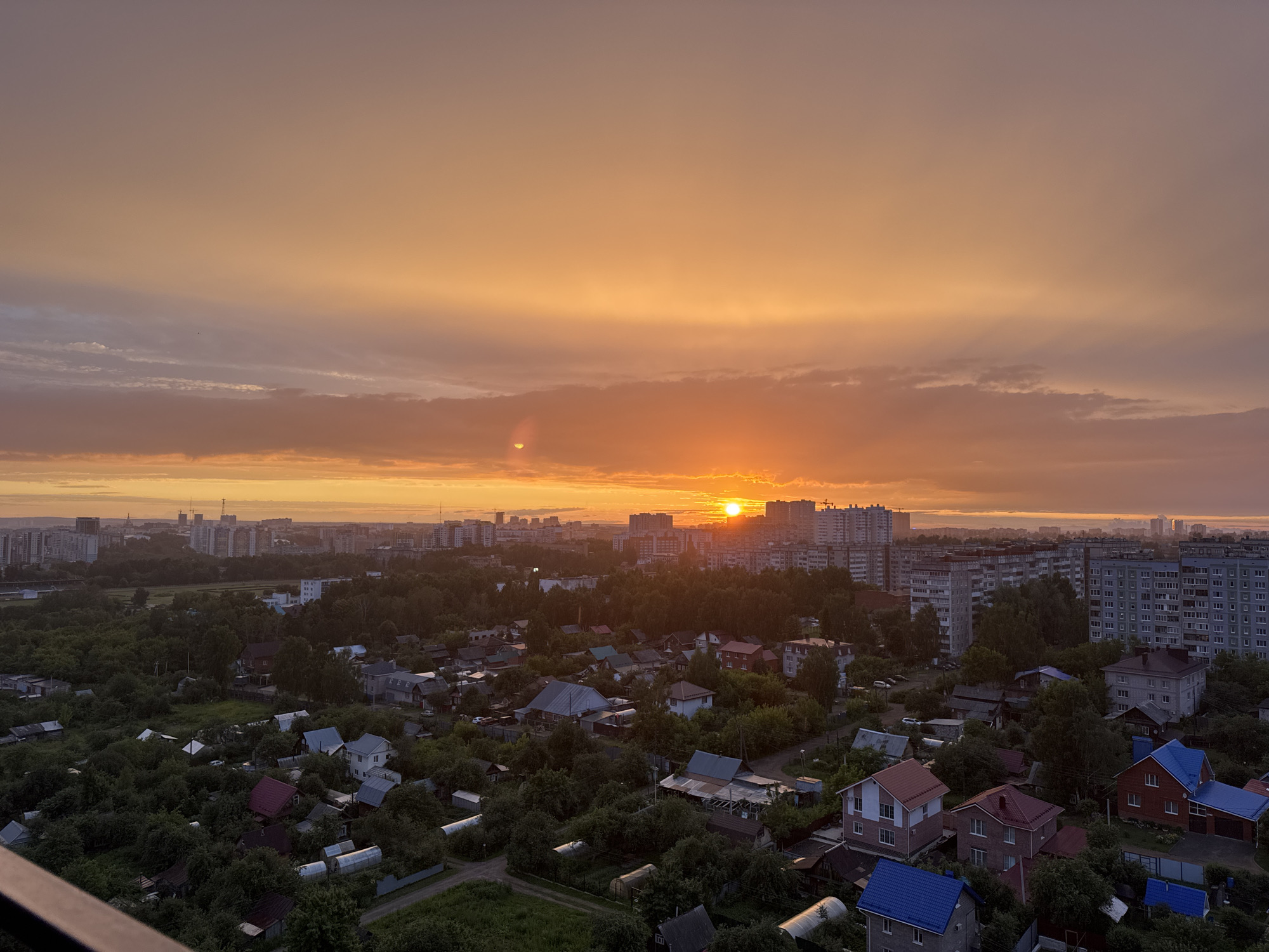 Izhevsk evening skies and a casual indoor moment