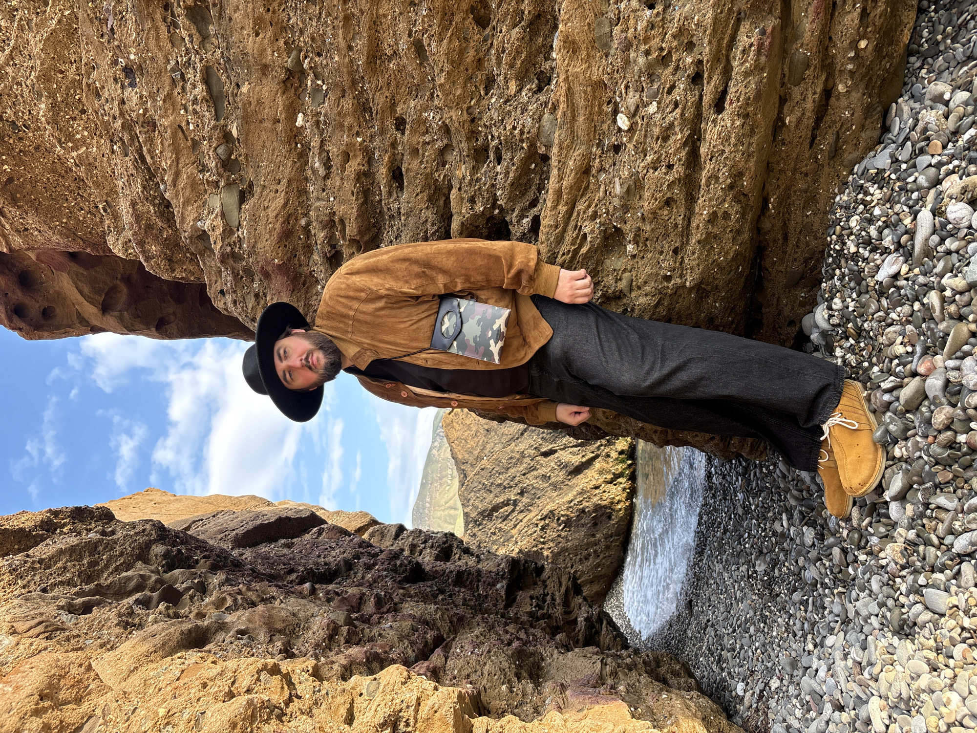 Man spotted at rocky beach overhang in Novyi Svet
