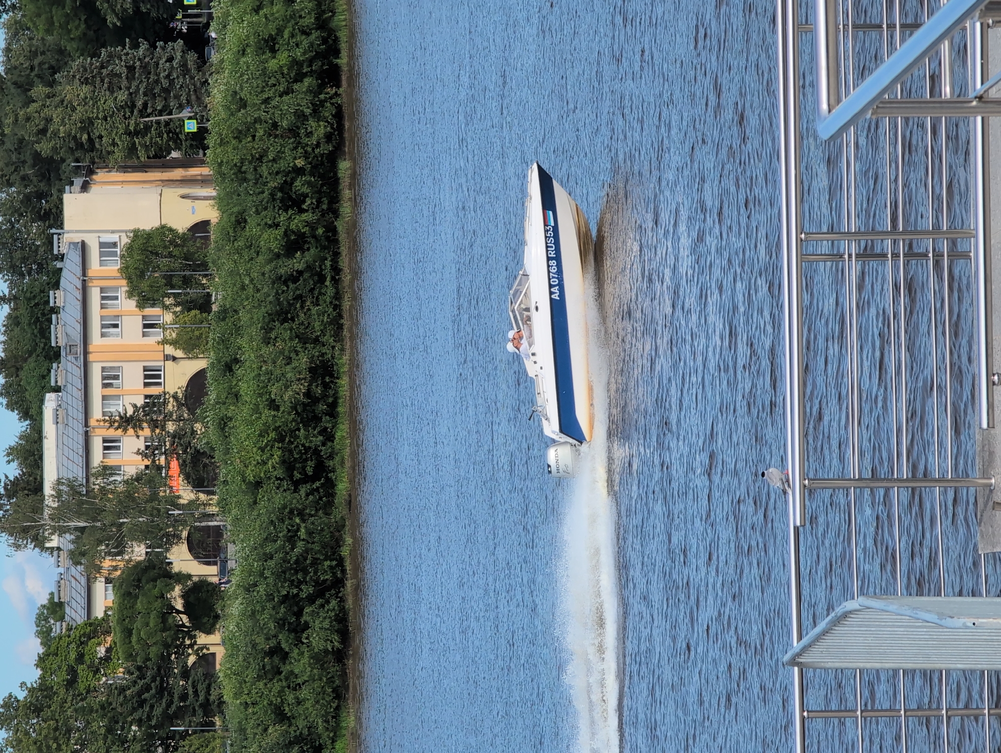 Summer day on the Volkhov: boats, kites, and splash pads in Veliky Novgorod