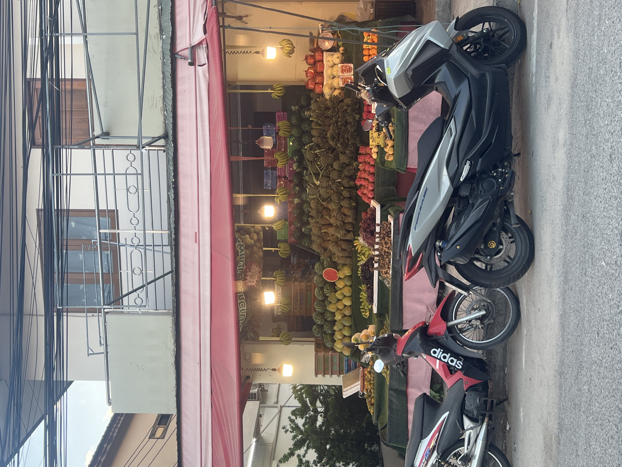 Street life and hillside views across Ko Samui on a busy morning