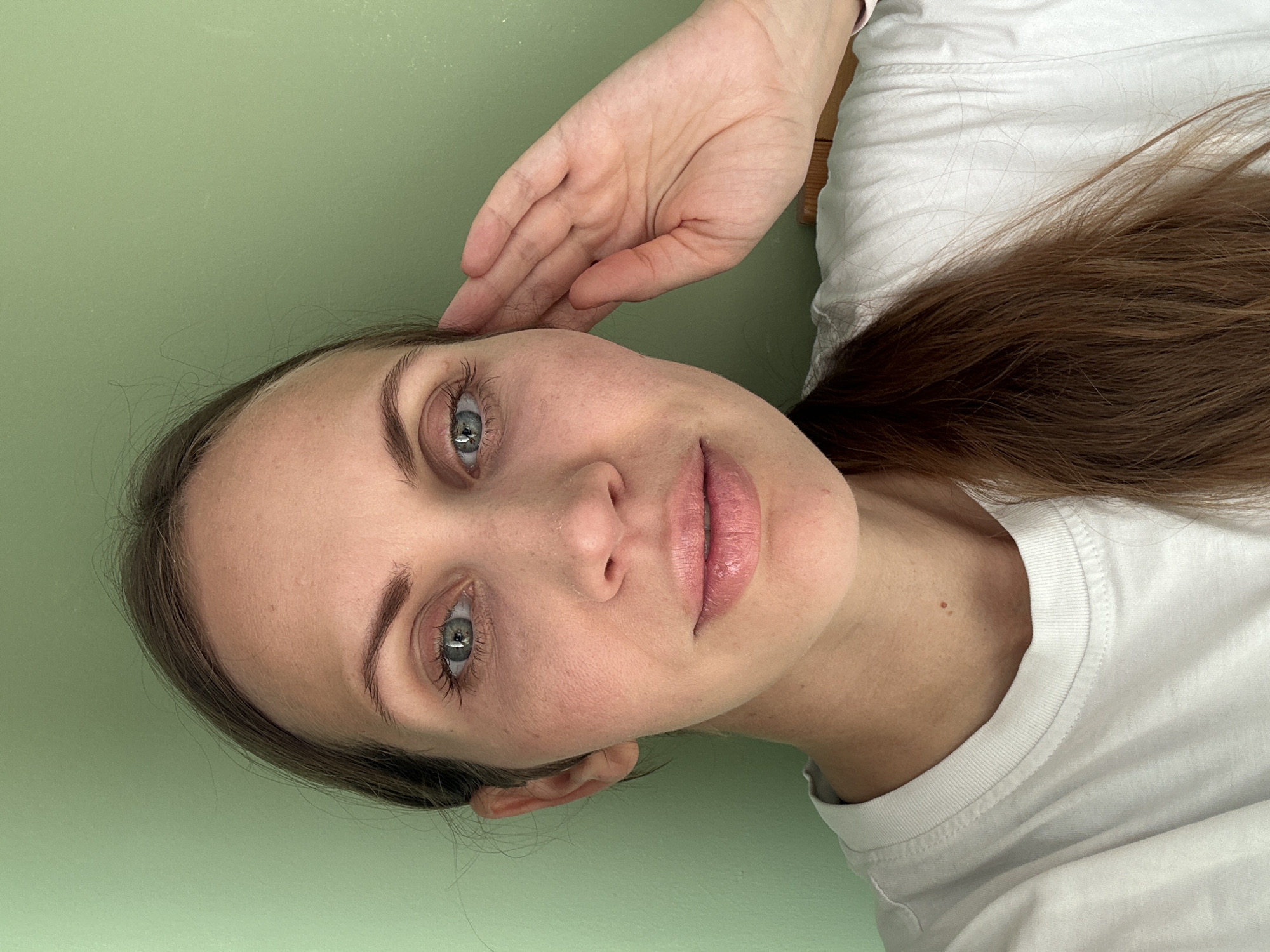 Woman documents morning routine and family moments in Fethiye