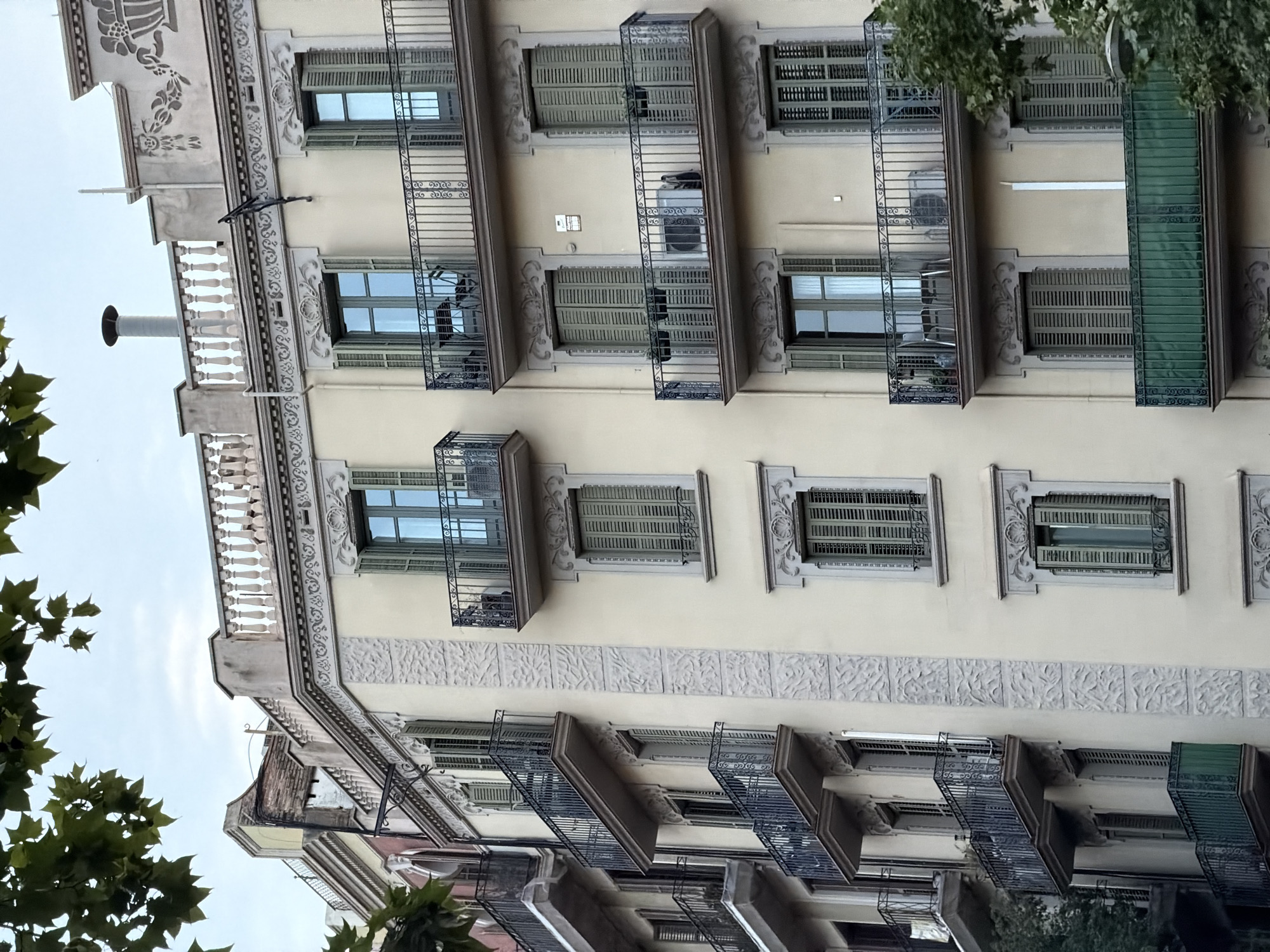 Barcelona afternoon: Modernista streets and terrace dining