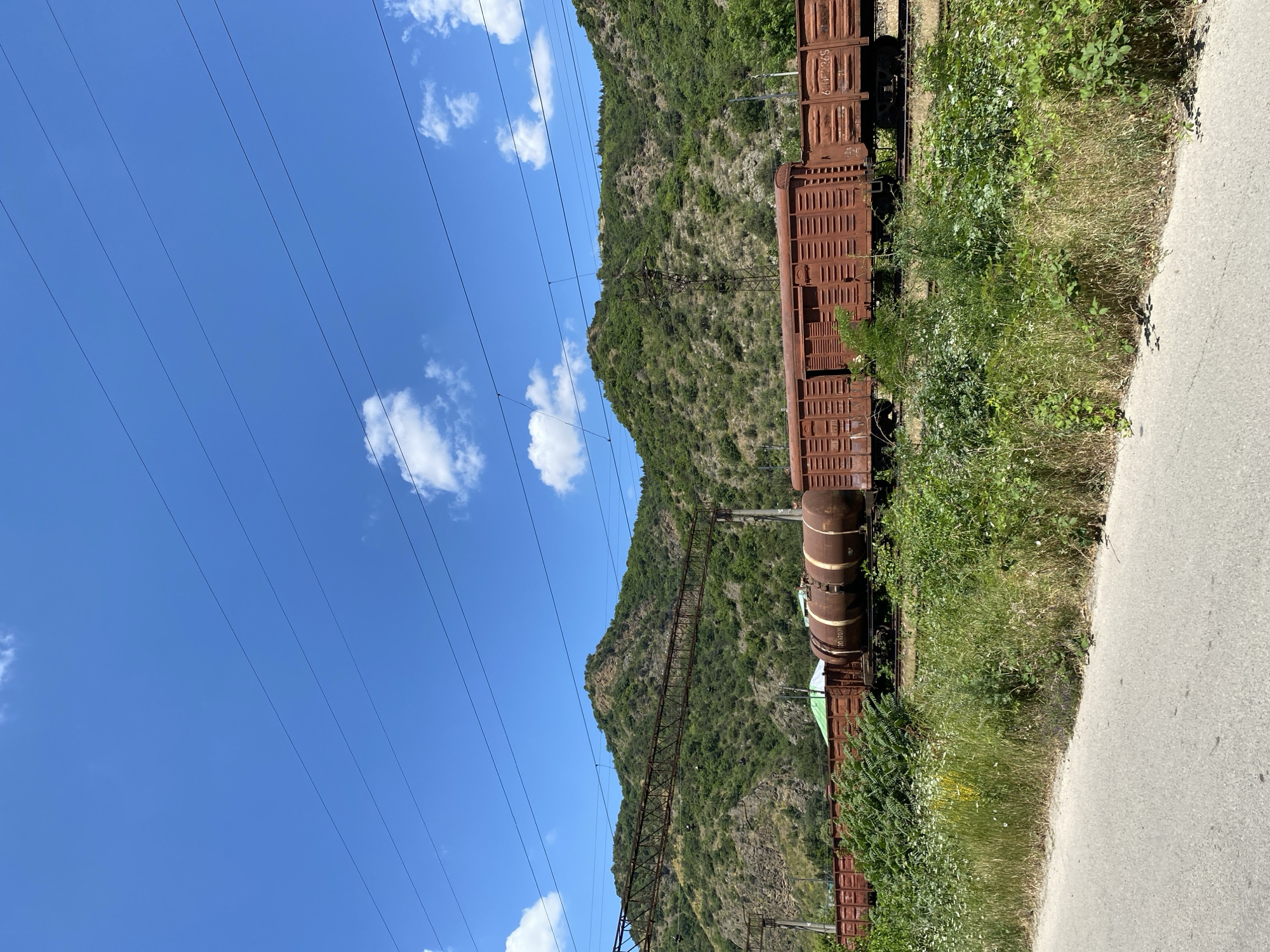 Morning wander through Mtskheta's rail corridor and backstreets