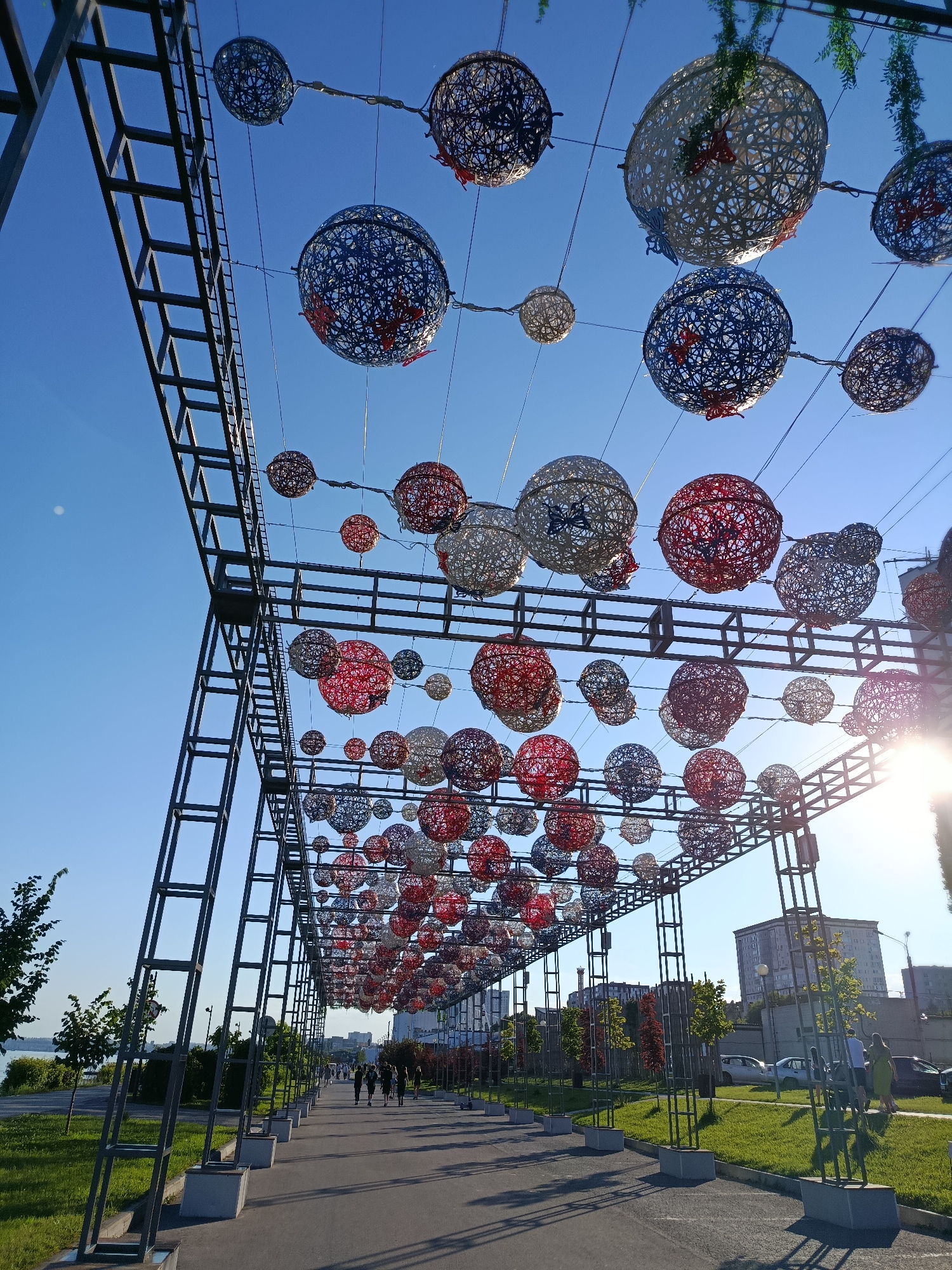 Sunny afternoon along Saratov's Volga riverfront promenade