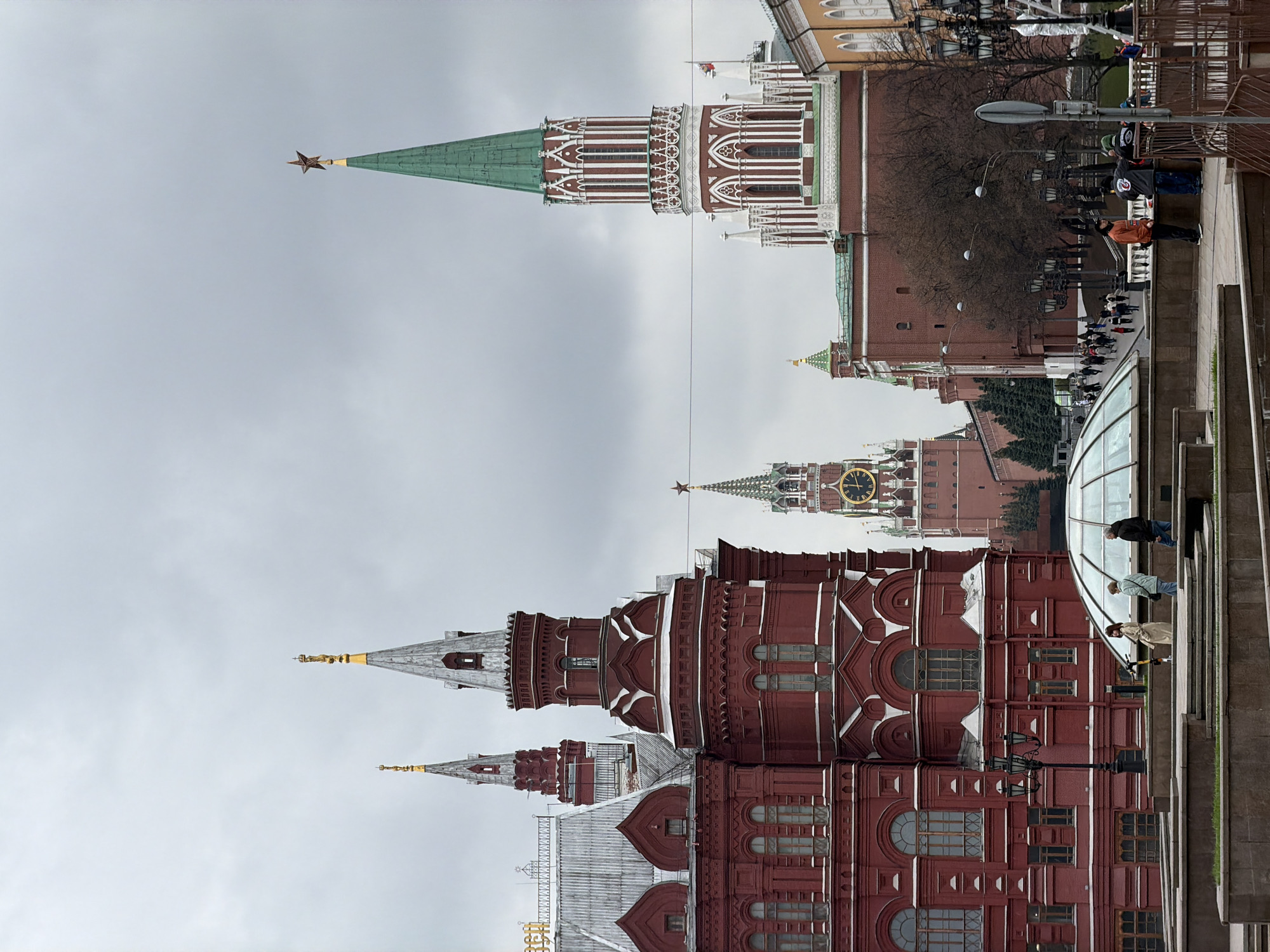 Morning observations captured around Moscow's Red Square district