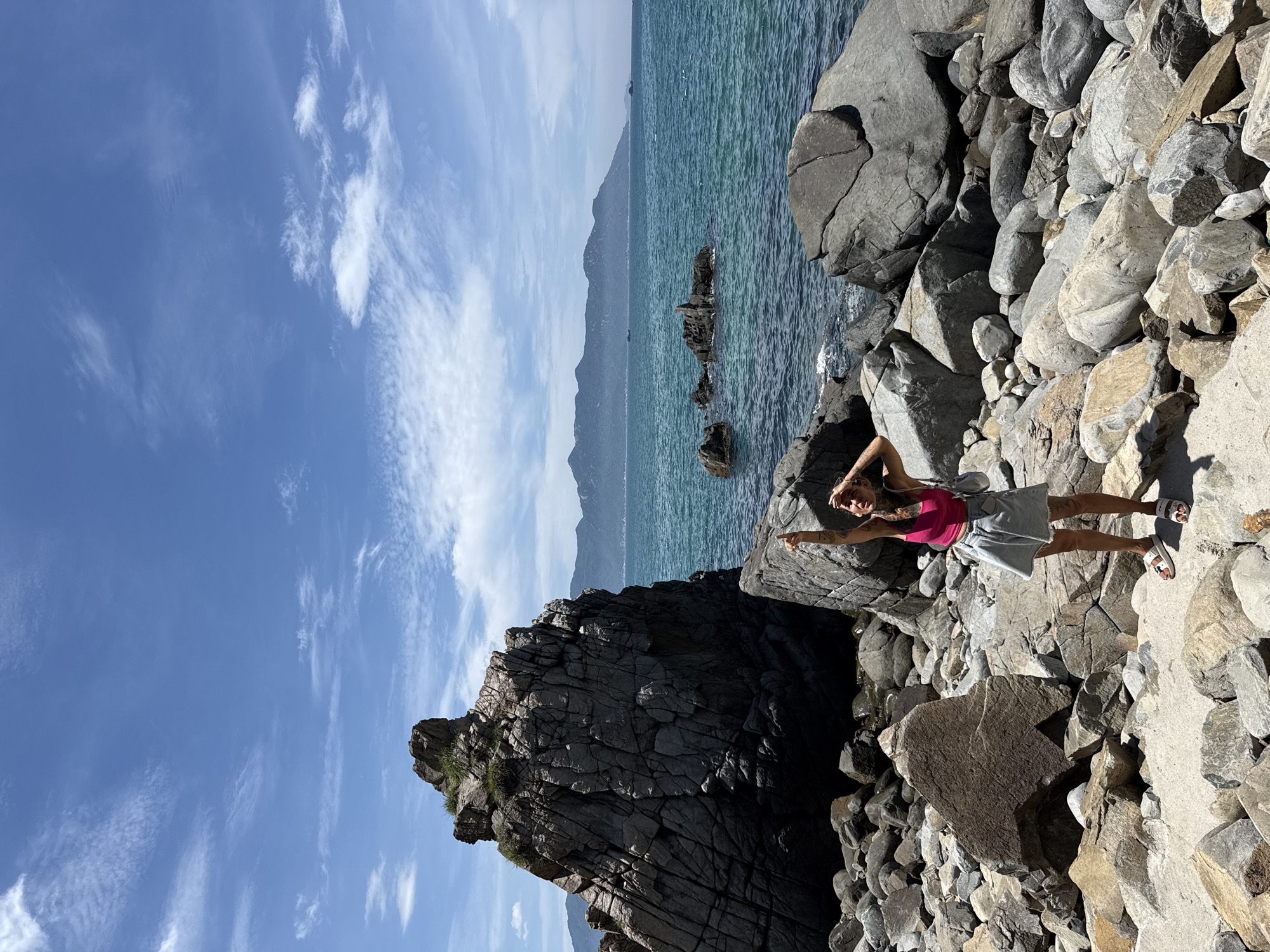 Rocky shoreline pause in Vĩnh Lương, Vietnam