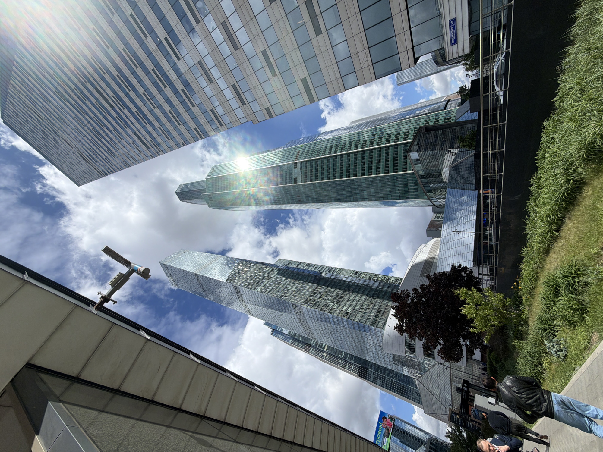 Moscow witness documents city views and resident activity