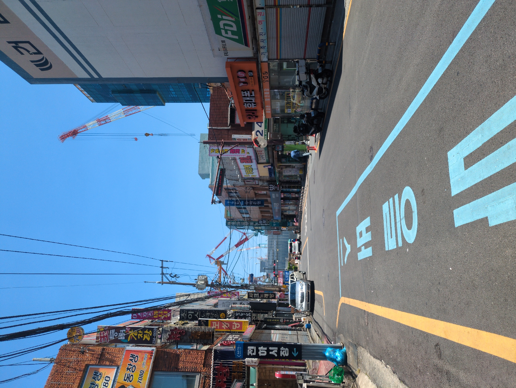 Early morning street scenes documented in Ulsan, South Korea