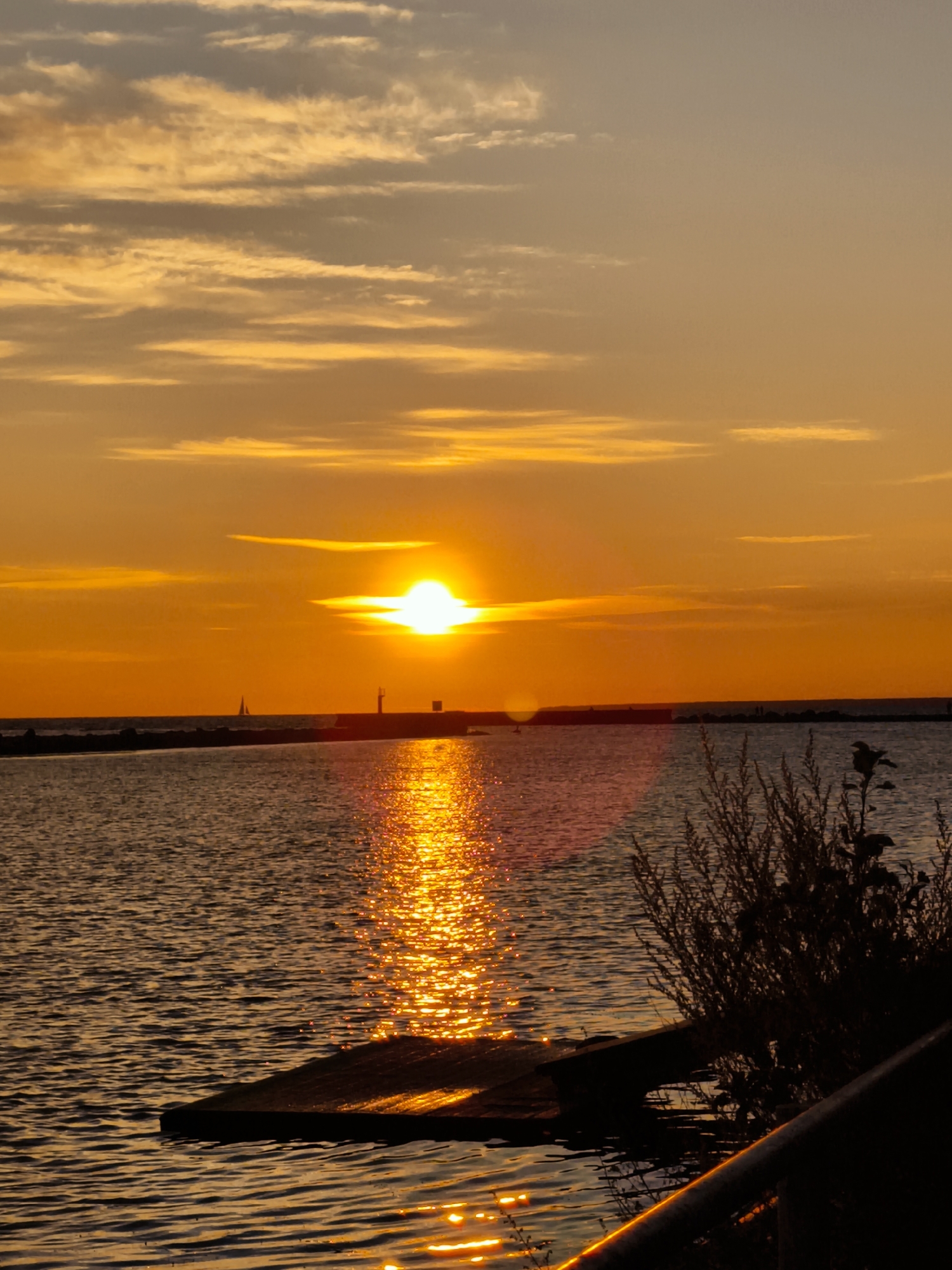 Baltic sunset brings out boats and water sports in Tallinn