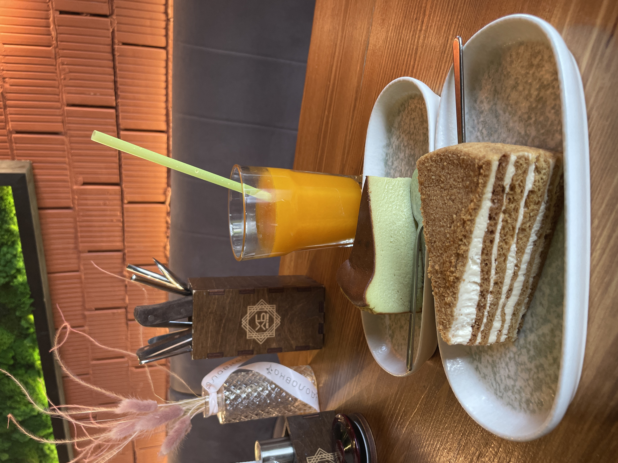 Restaurant table setting documented in Kazan