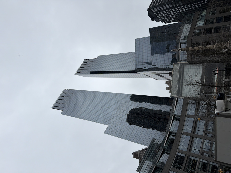 Manhattan afternoon walk captures iconic Midtown landmarks and personal moments