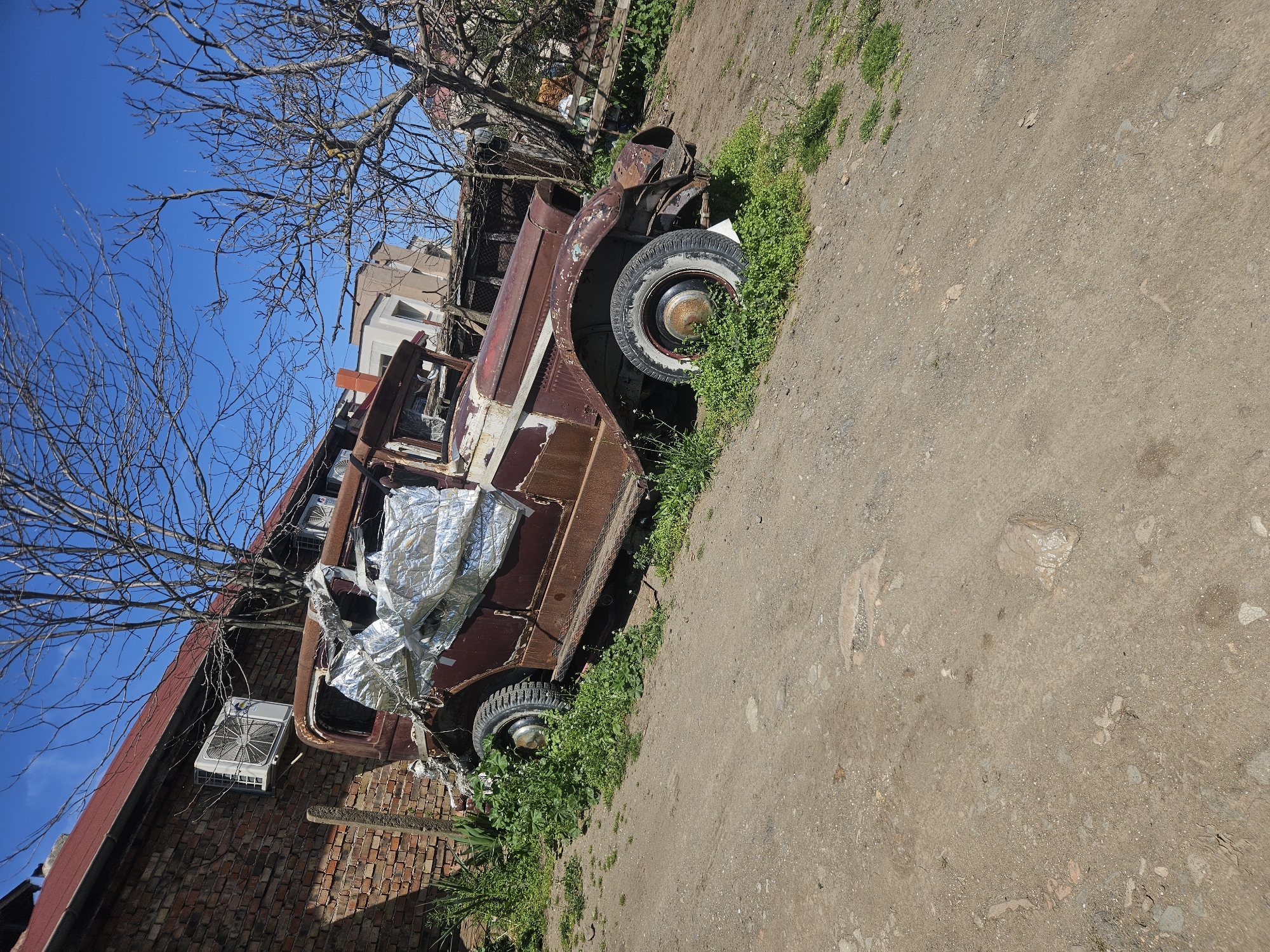 Morning scenes and quiet moments documented across Burgas, Bulgaria