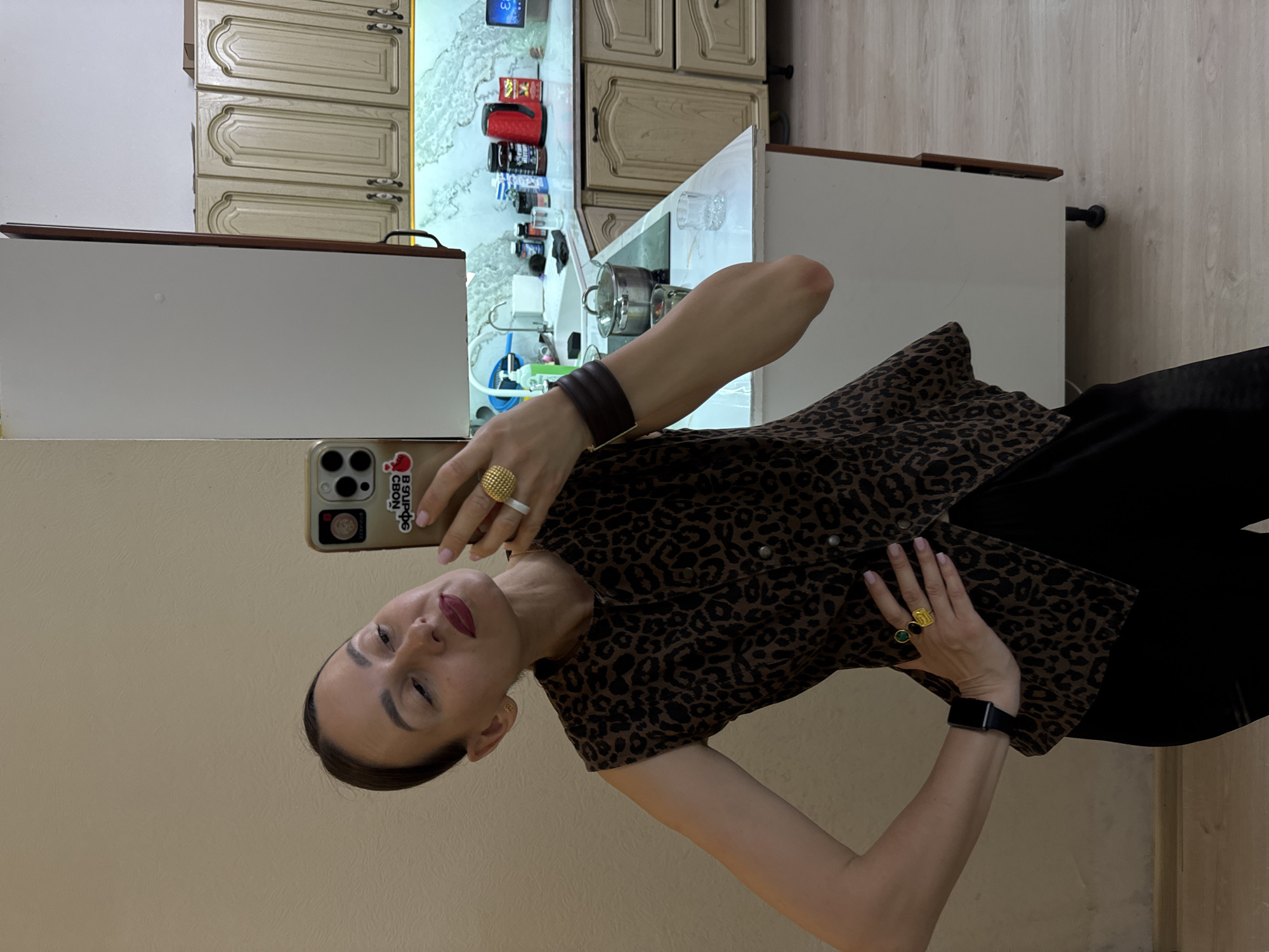 Woman documents hour of domestic life in Sochi home