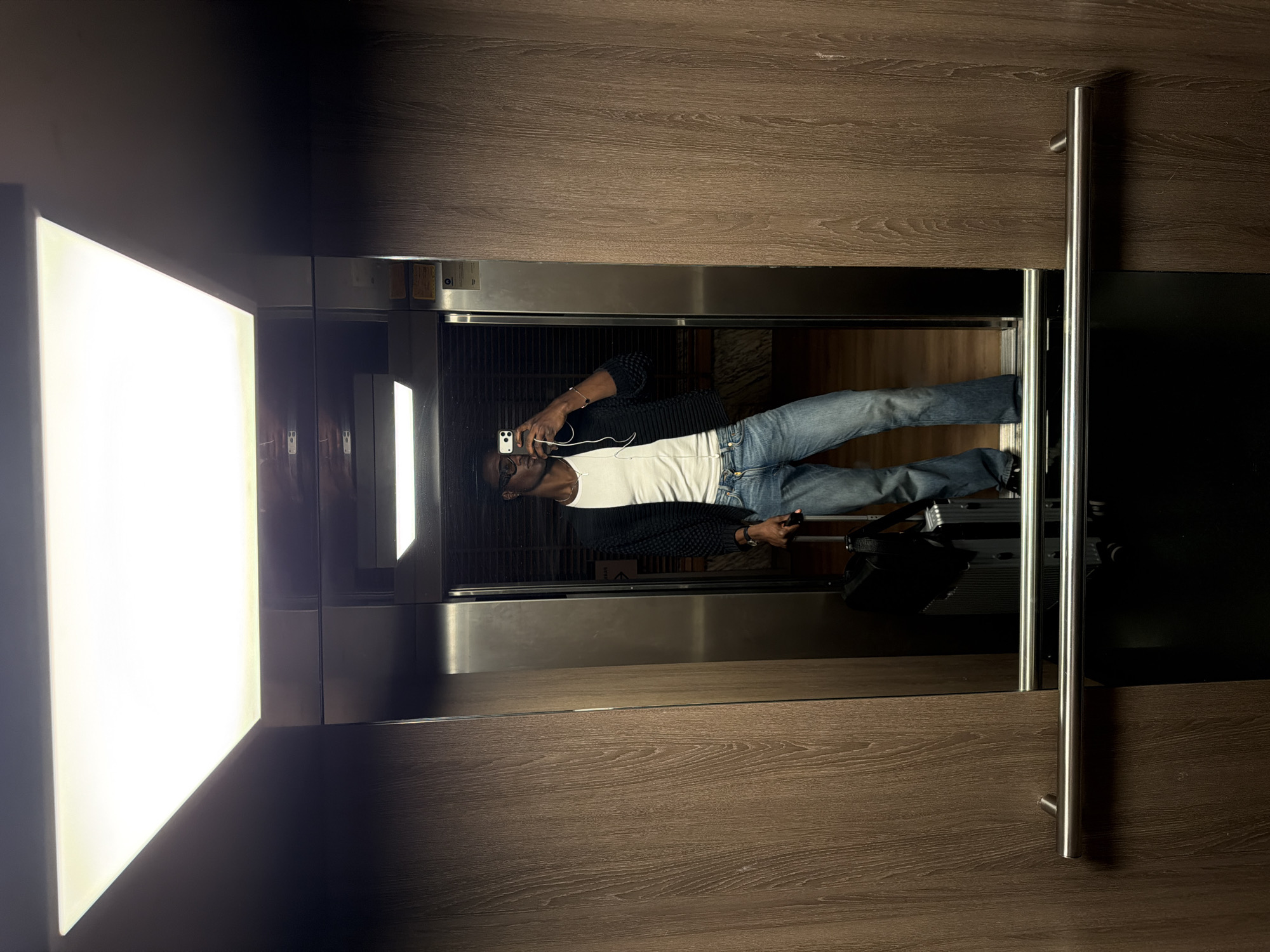 Tourist George arrives at Mallorca hotel accommodation