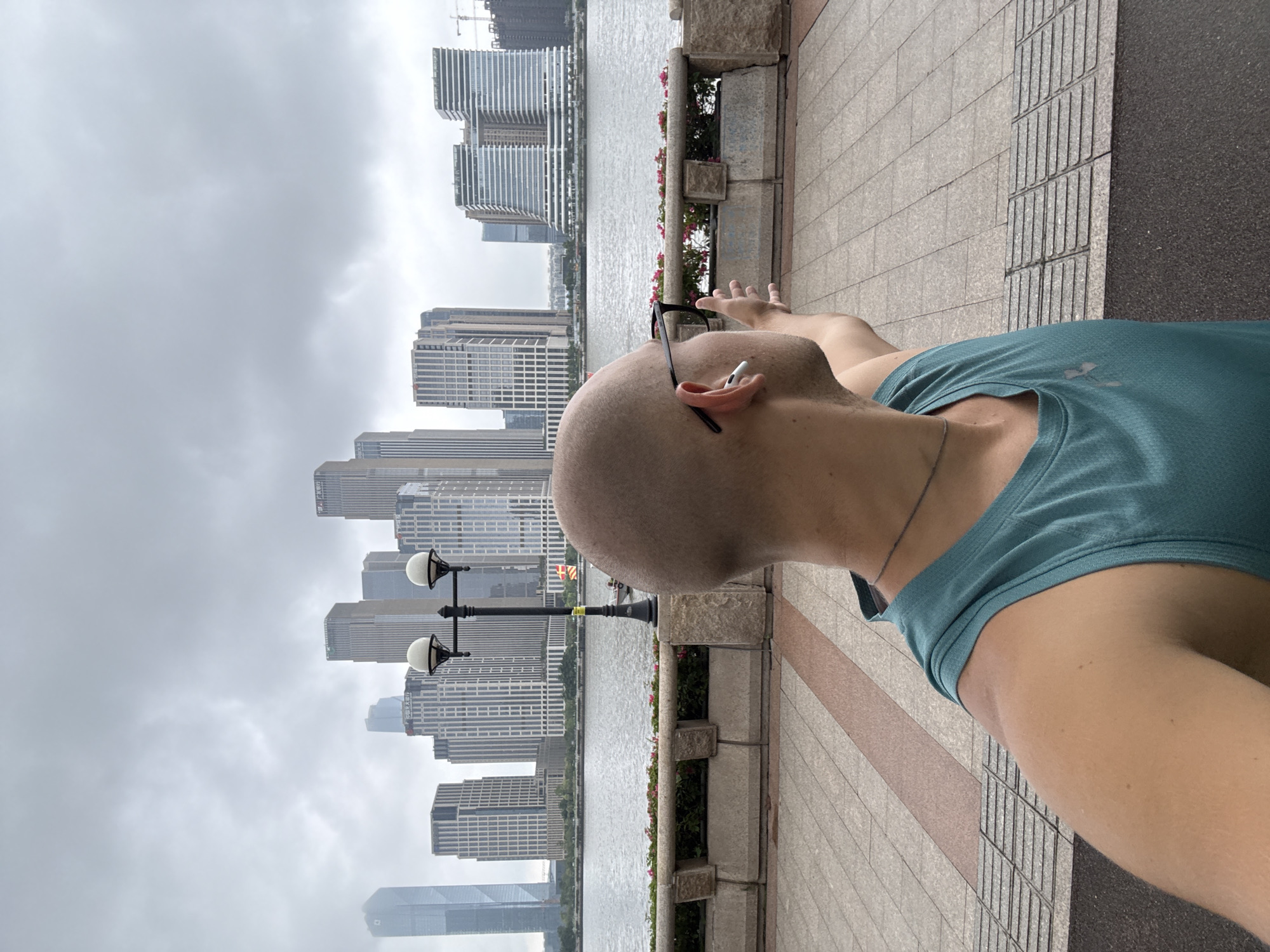 Rainy morning stroll along Haizhu's Pearl River promenade
