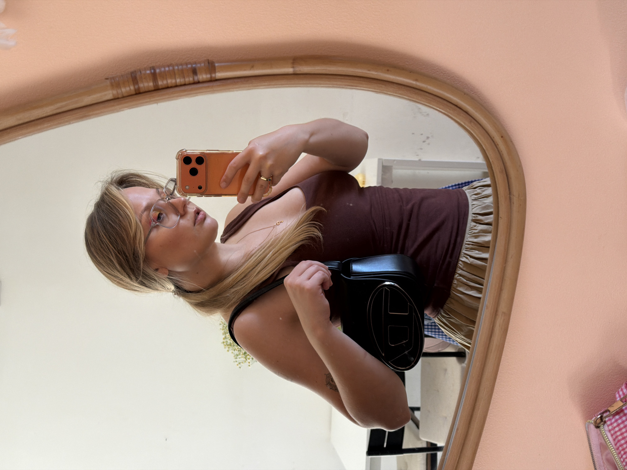 Woman poses for photos in Tel Aviv apartment