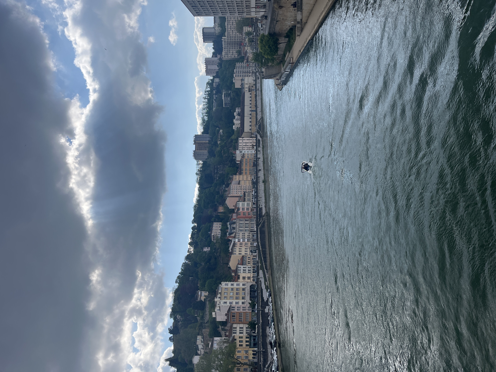 Lone rower spotted on Saône River in Lyon