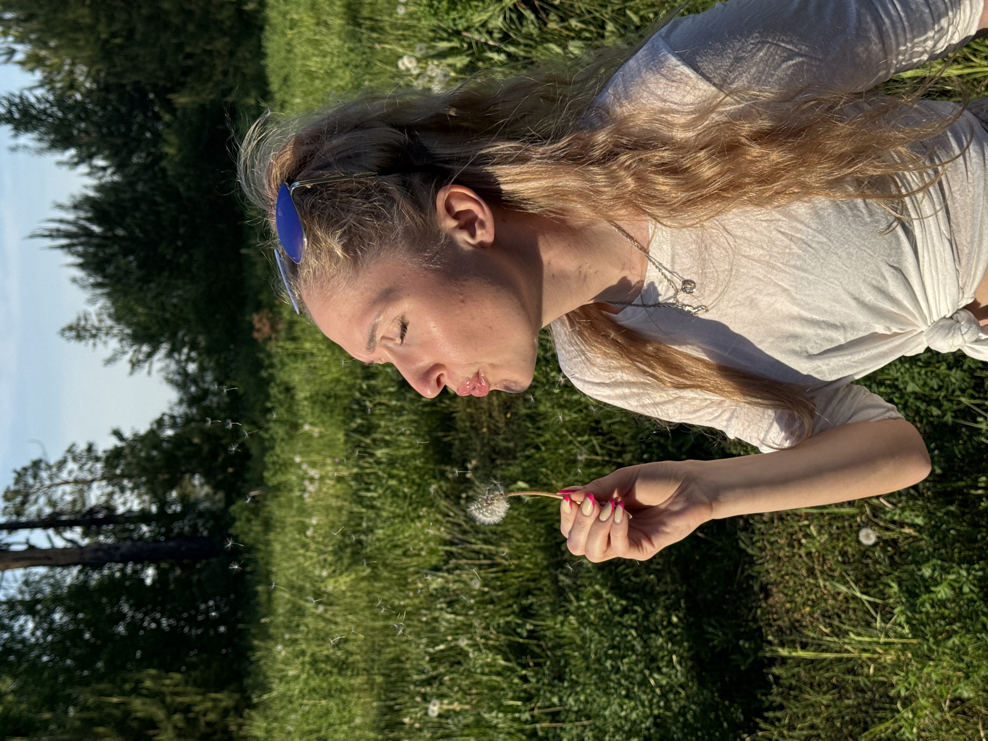 Casual spring afternoon moments captured in Prikamsky park area