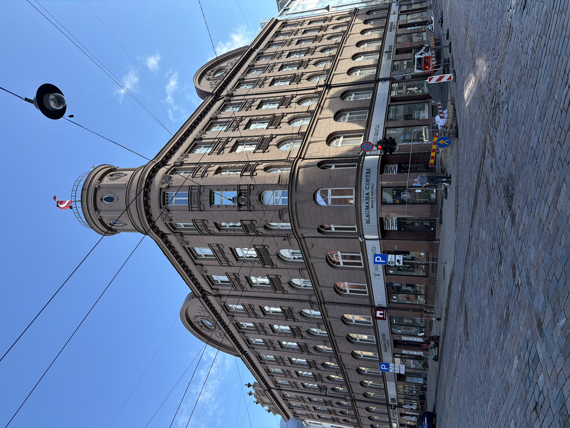Riga landmarks and streetscapes, architectural tour