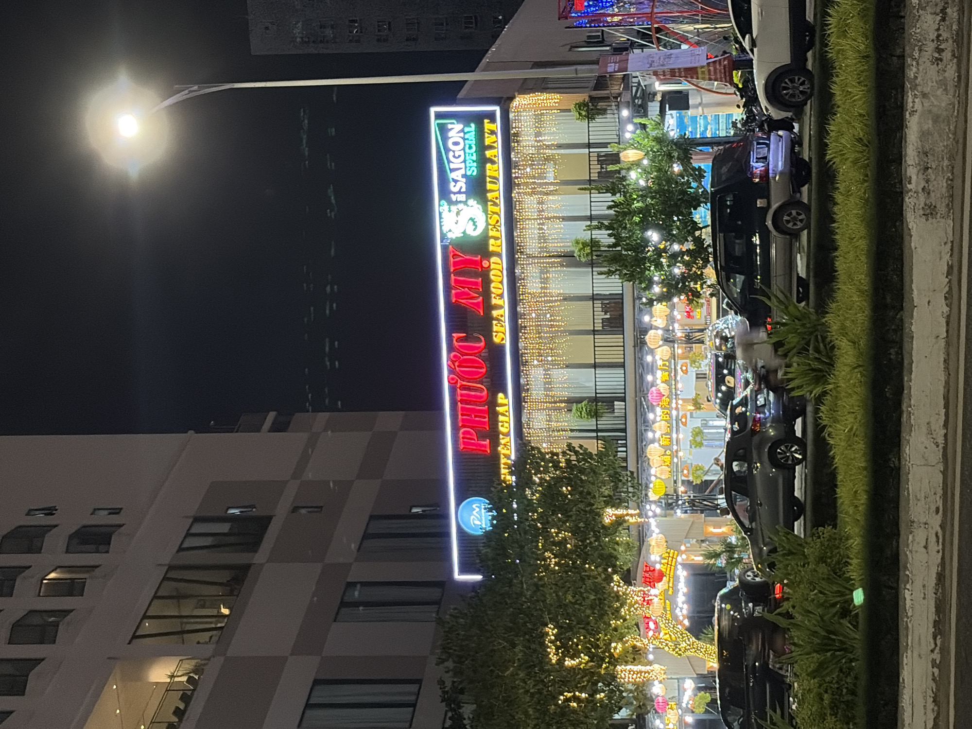 Da Nang after dark: beaches, city landmarks, and street life