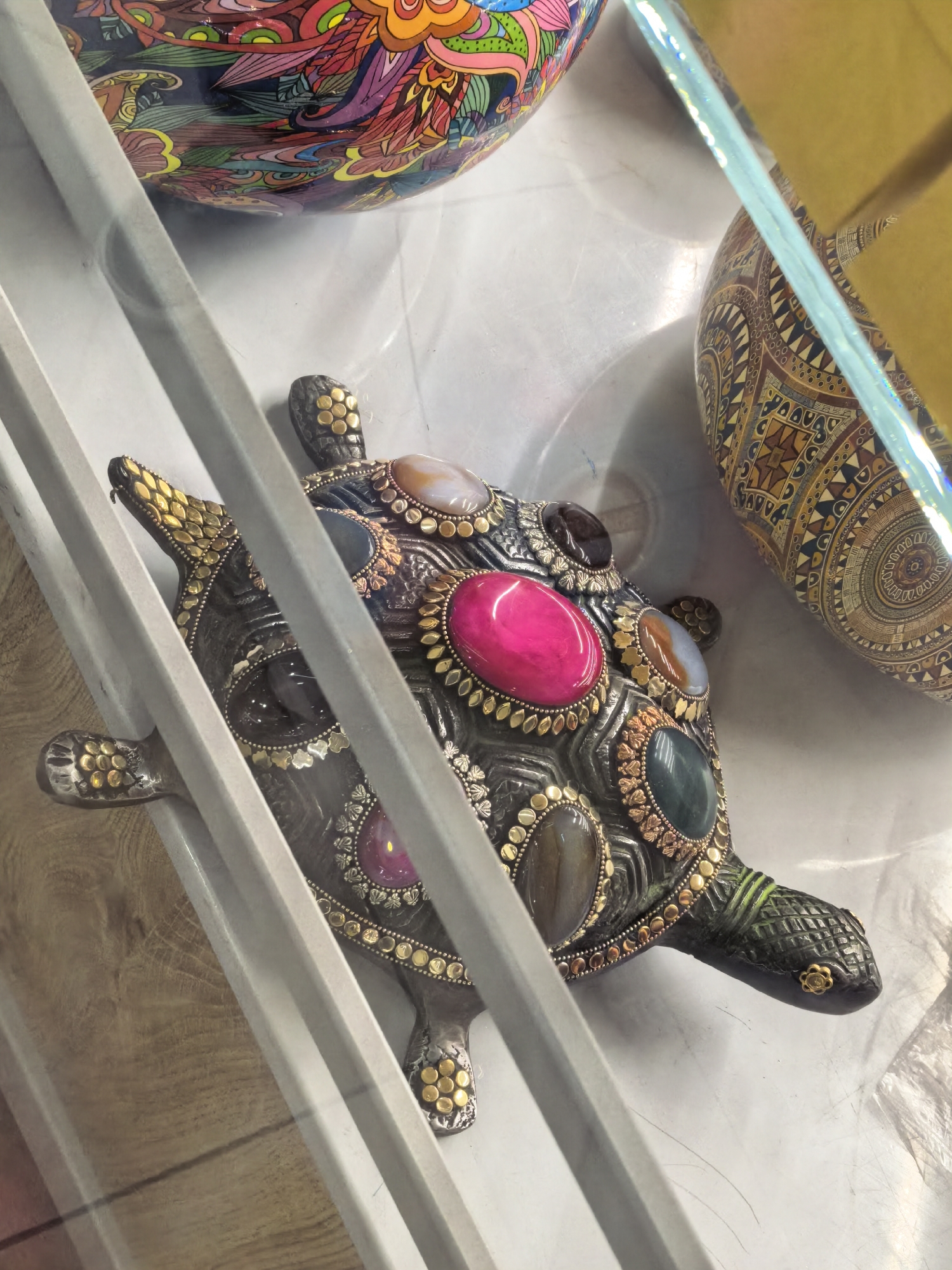 Decorative souvenirs and ornaments documented at Moscow retail store