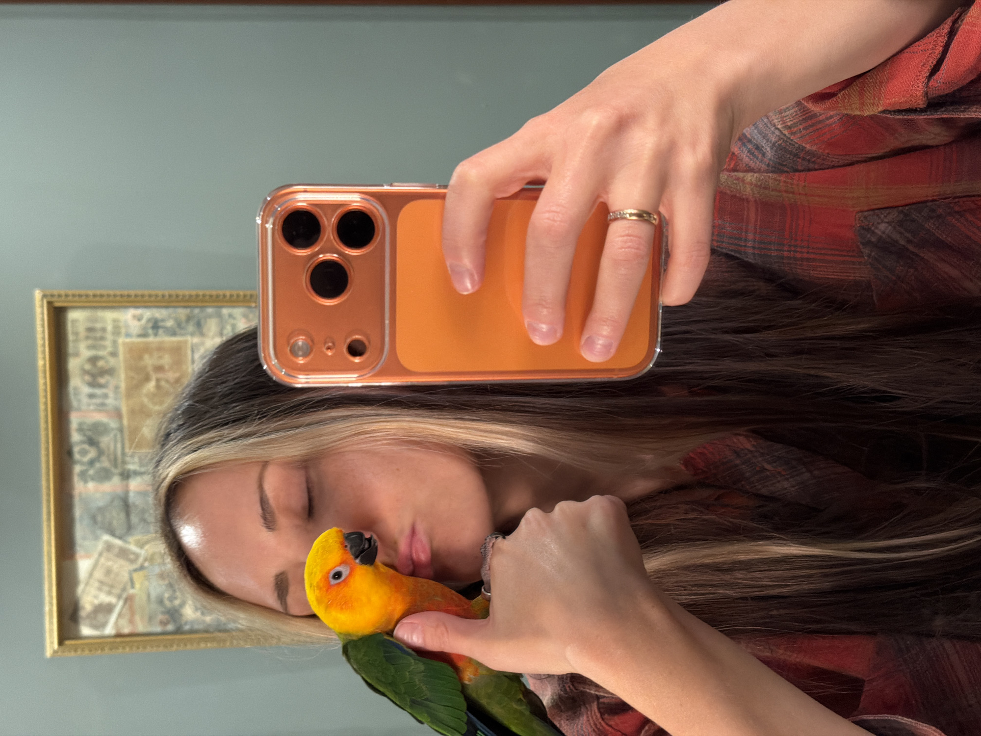Woman documents casual moments with parrot in Khimki