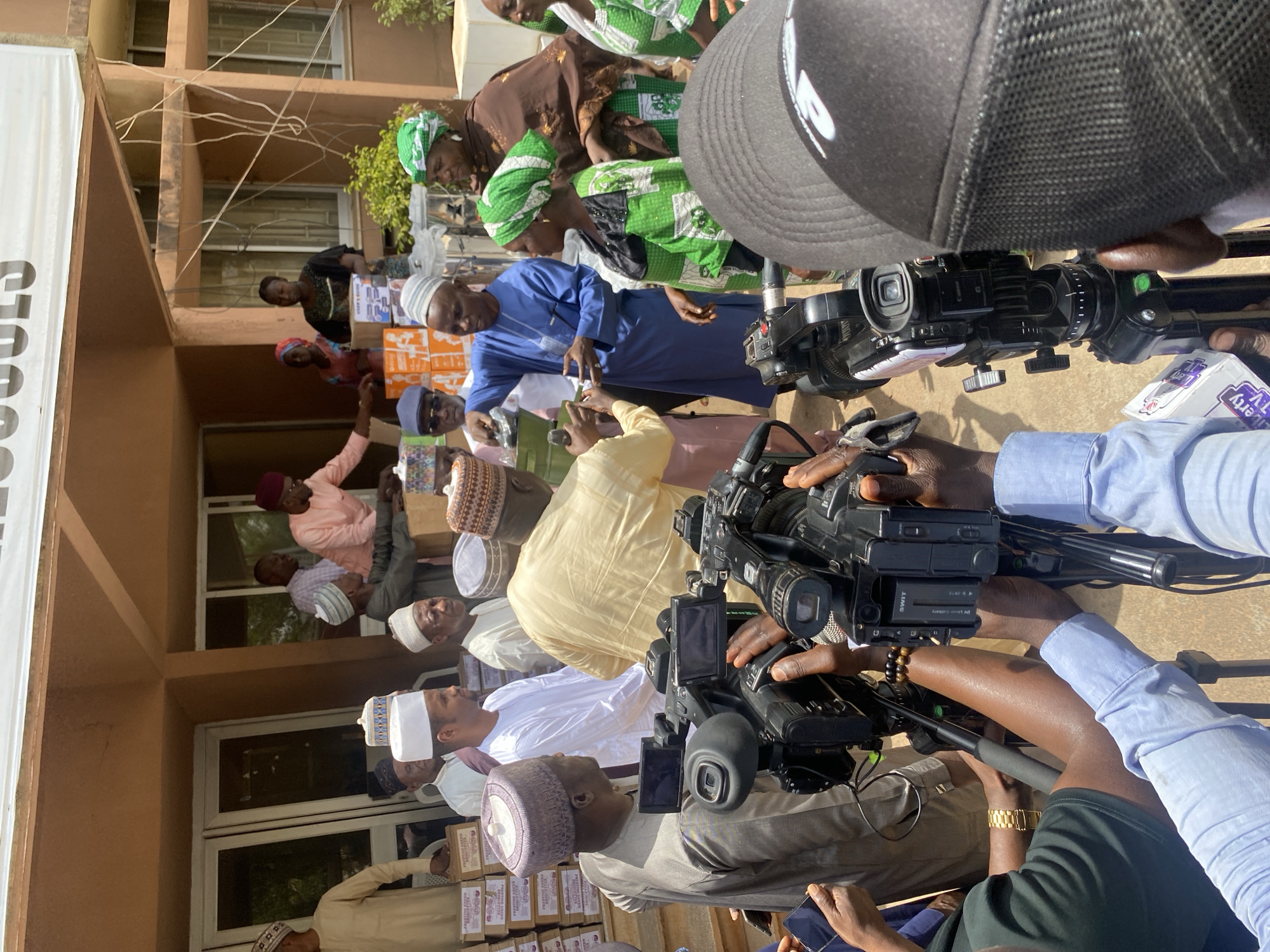 Nigerian Women's Council distributes eco-friendly cooking equipment in ceremony