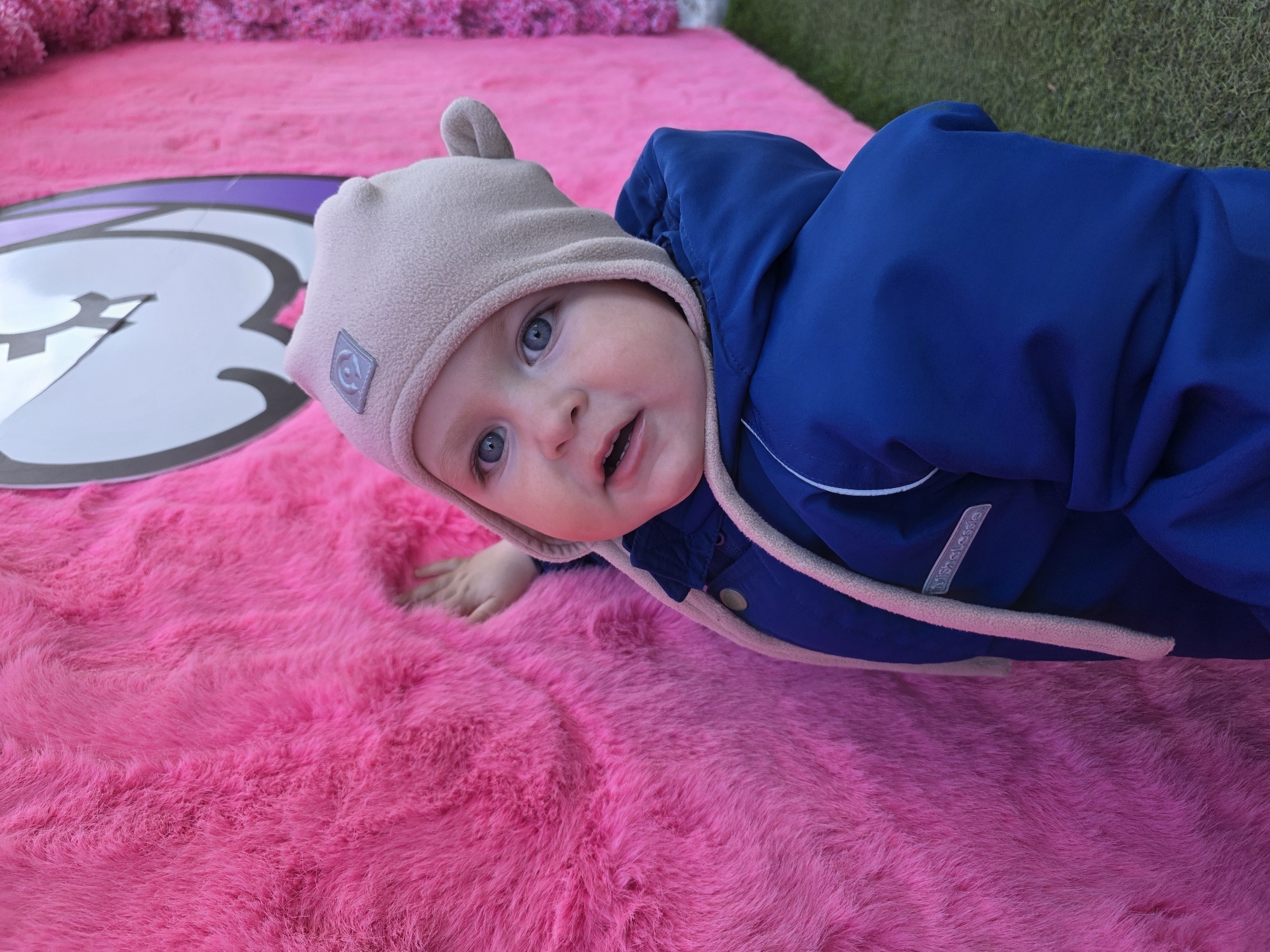 Family outing documented across Votkinsk shopping venues