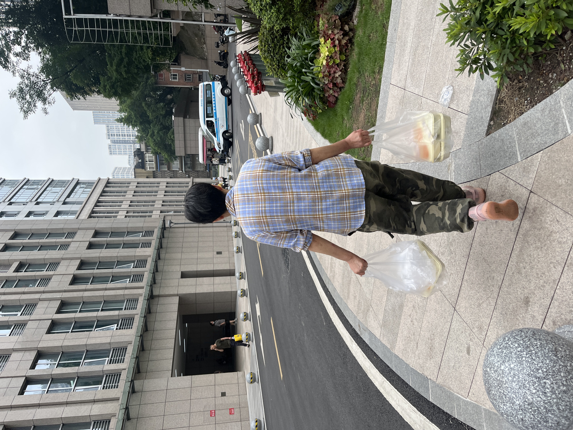 Early morning street life documented in Yuzhong District, China