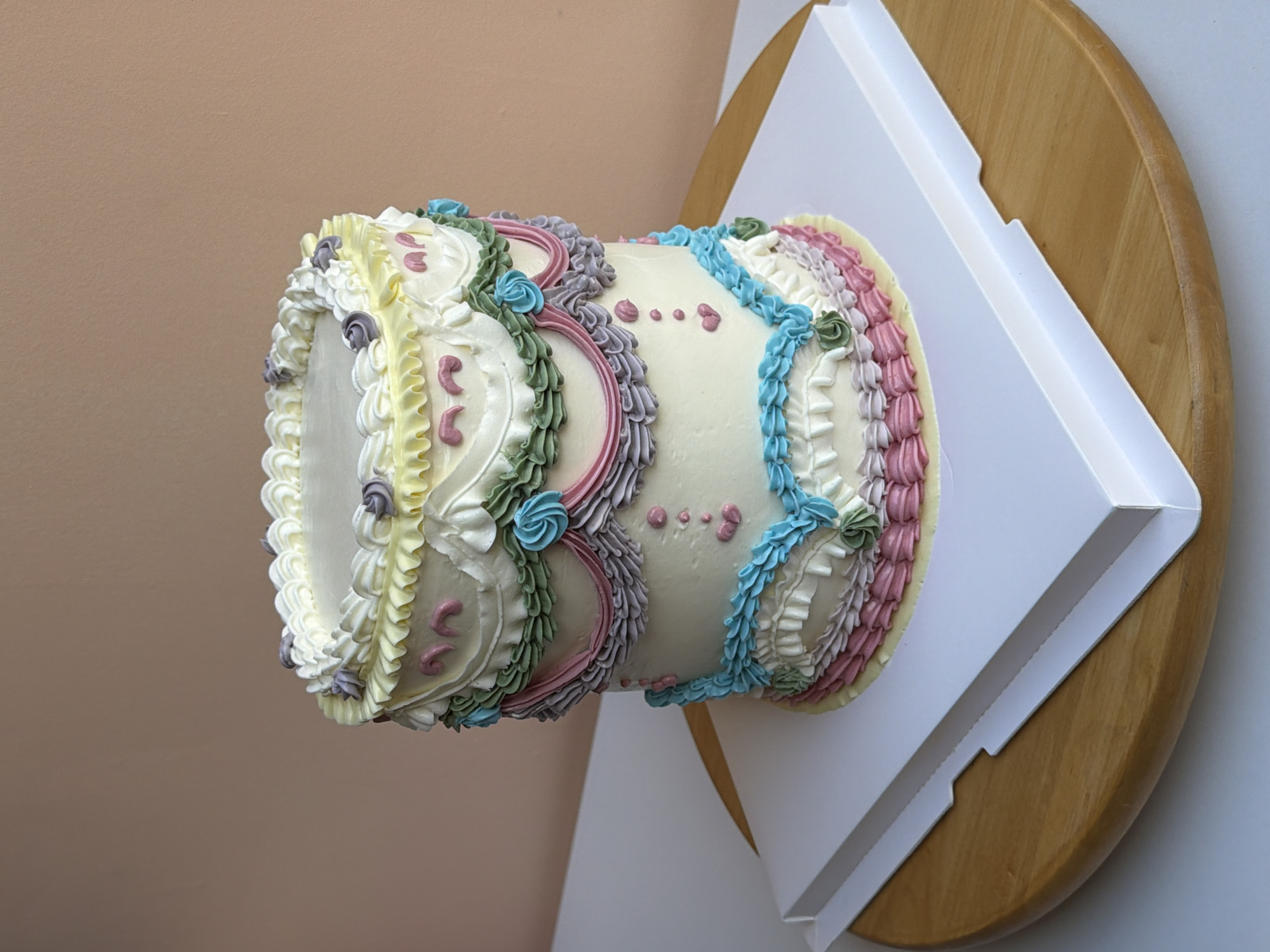 Tel Aviv Baker Completes 13kg Cake Production Marathon