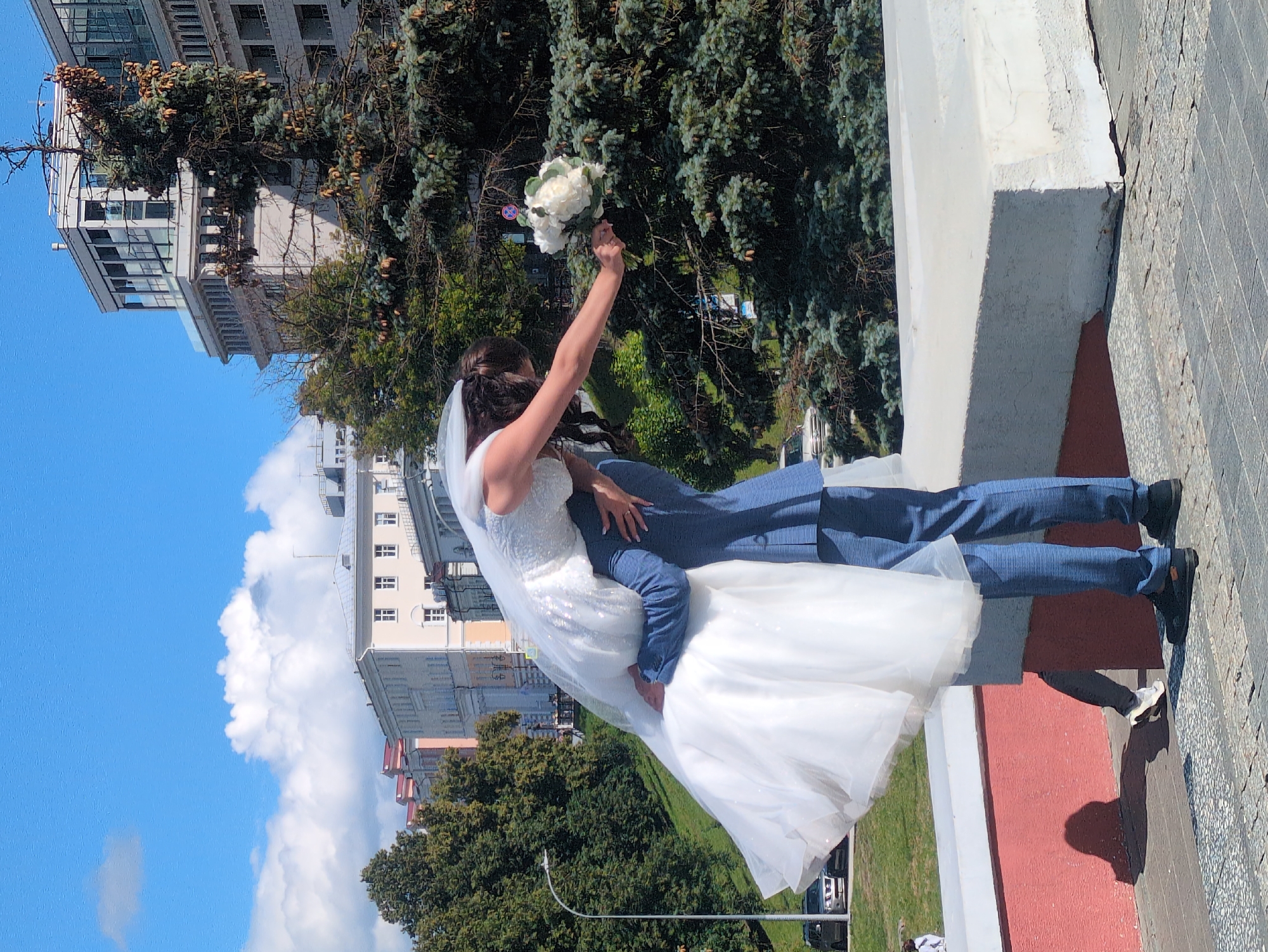 Wedding shoot and city scenes along Nizhny Novgorod's riverfront