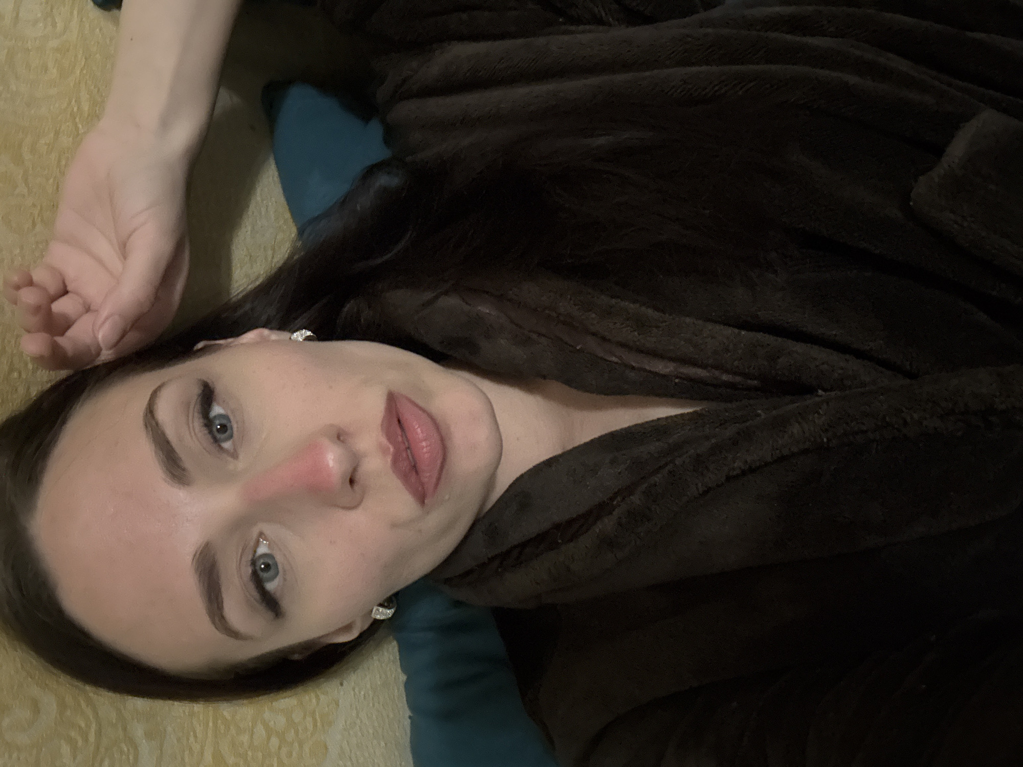 Woman observed resting and bathing in Saint Petersburg residence