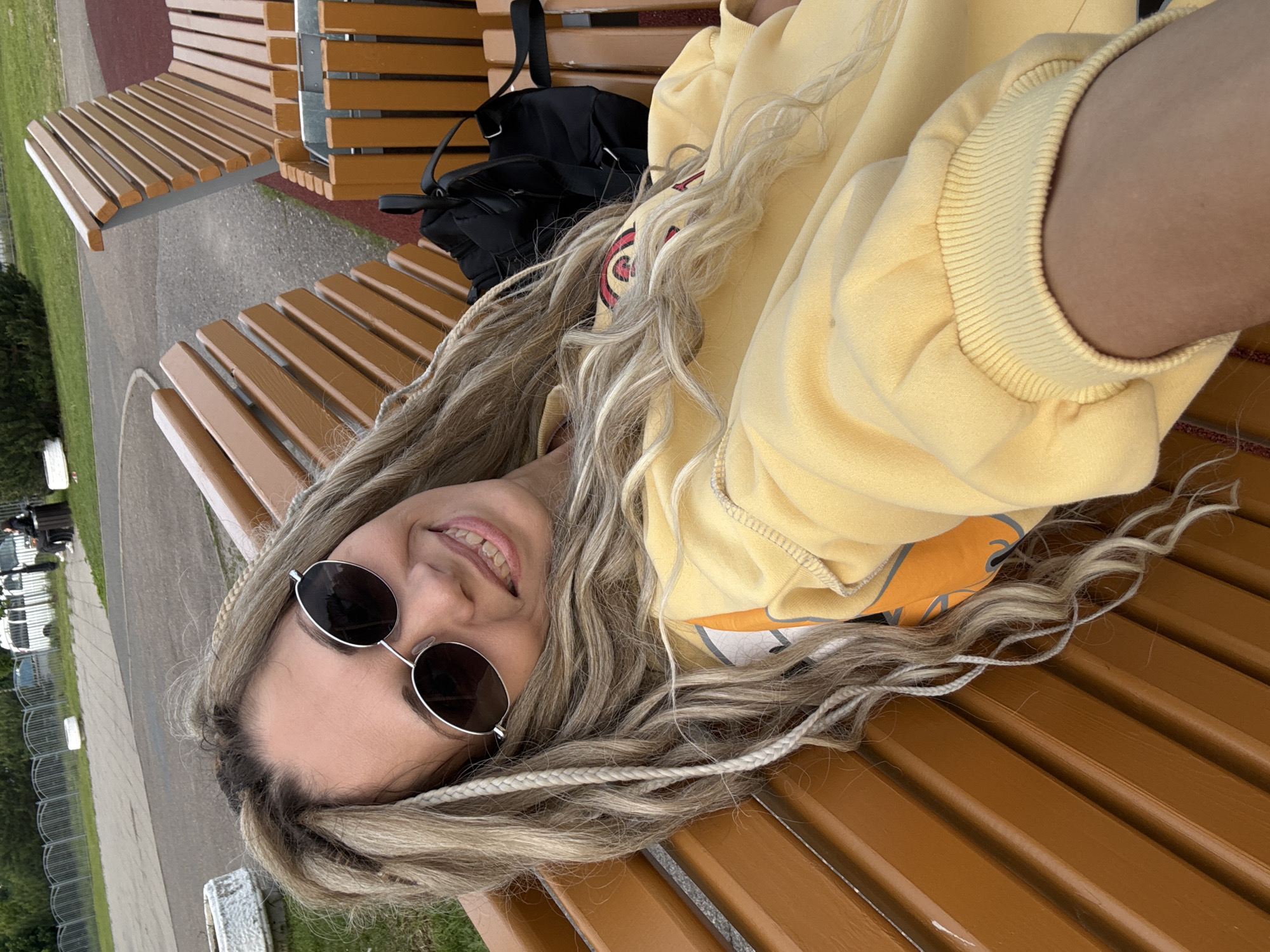 Woman documents leisurely afternoon at Russian parks with selfies