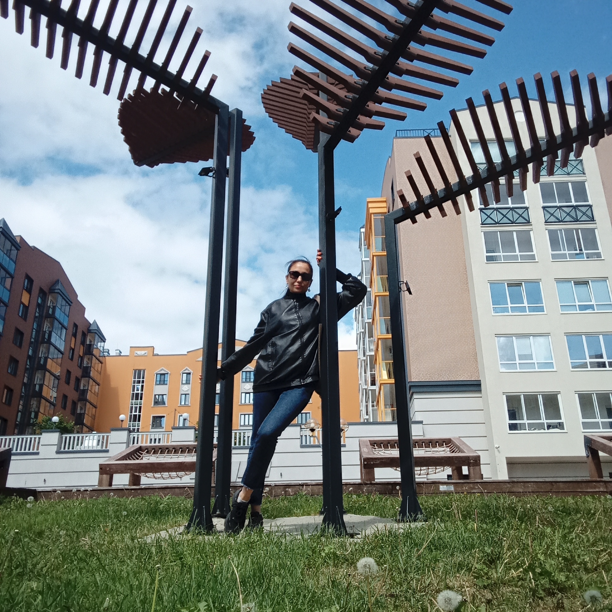 Morning life documented in Pervomaysky residential area