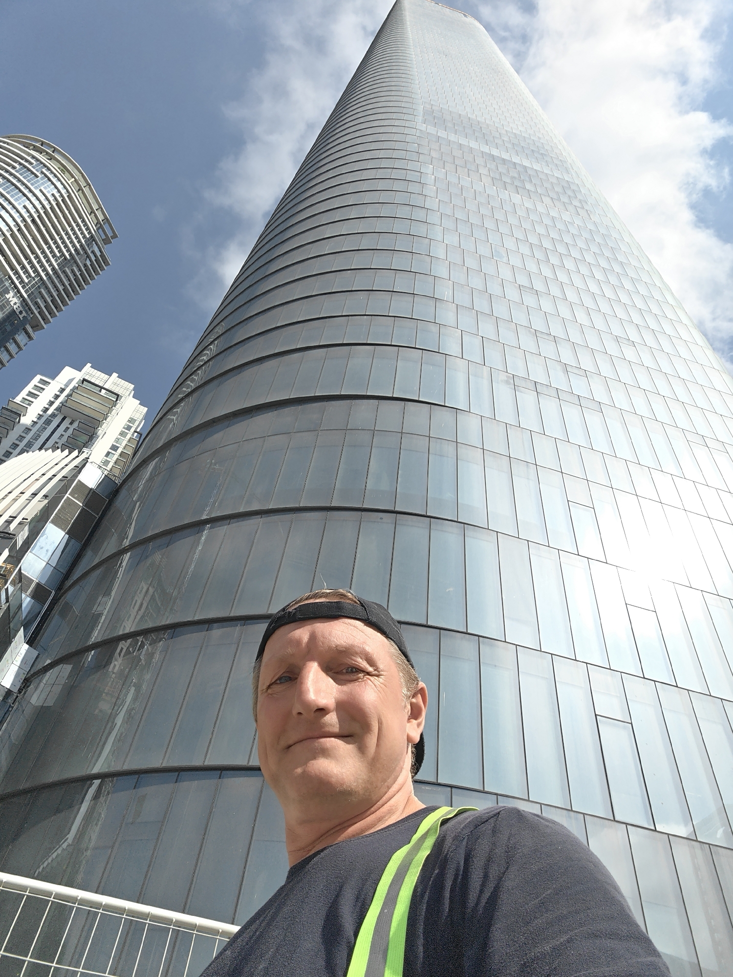 High-rise skyline along the Givatayim–Tel Aviv border