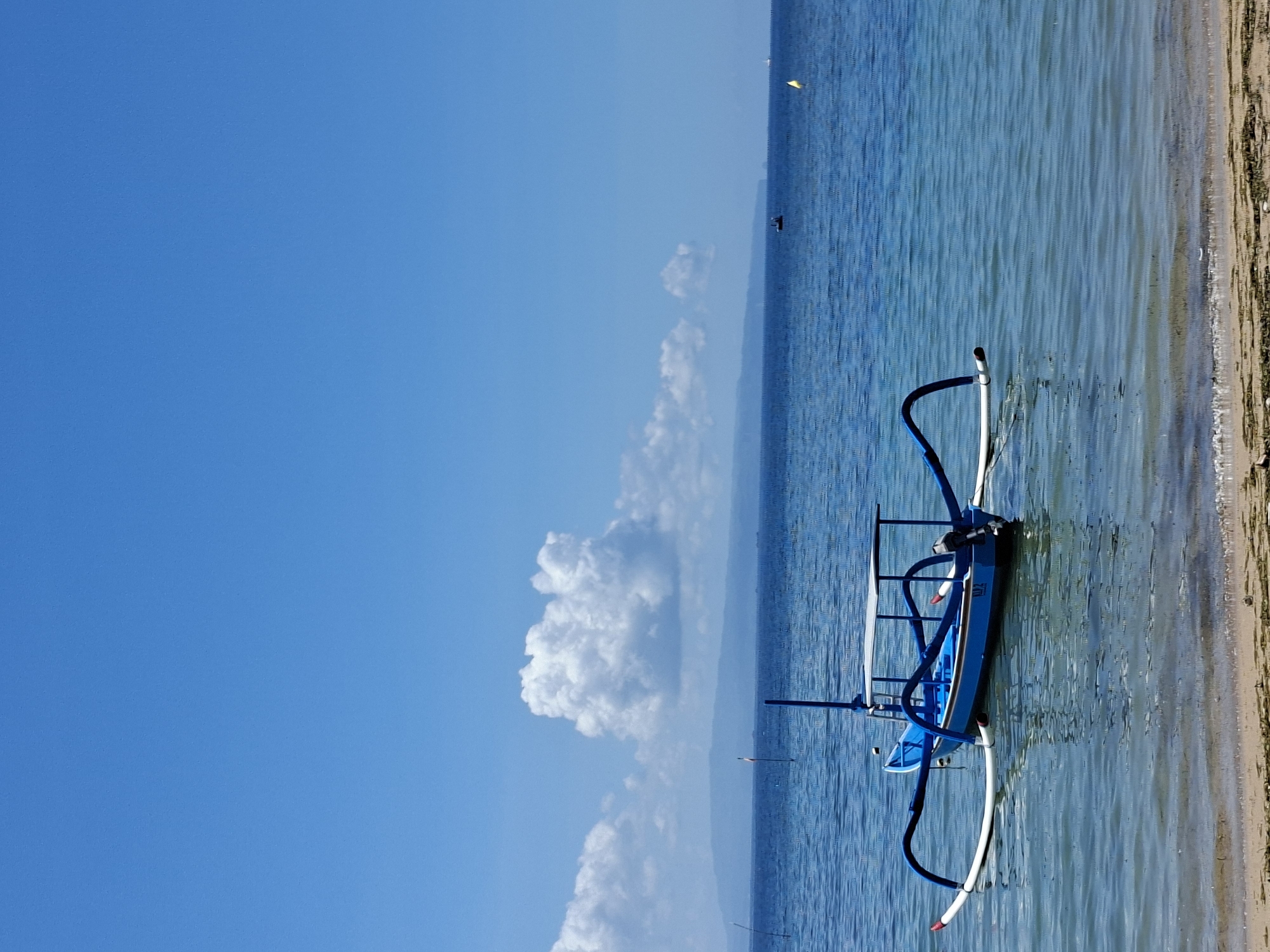 Morning beach scenes captured by witnesses in Denpasar, Indonesia