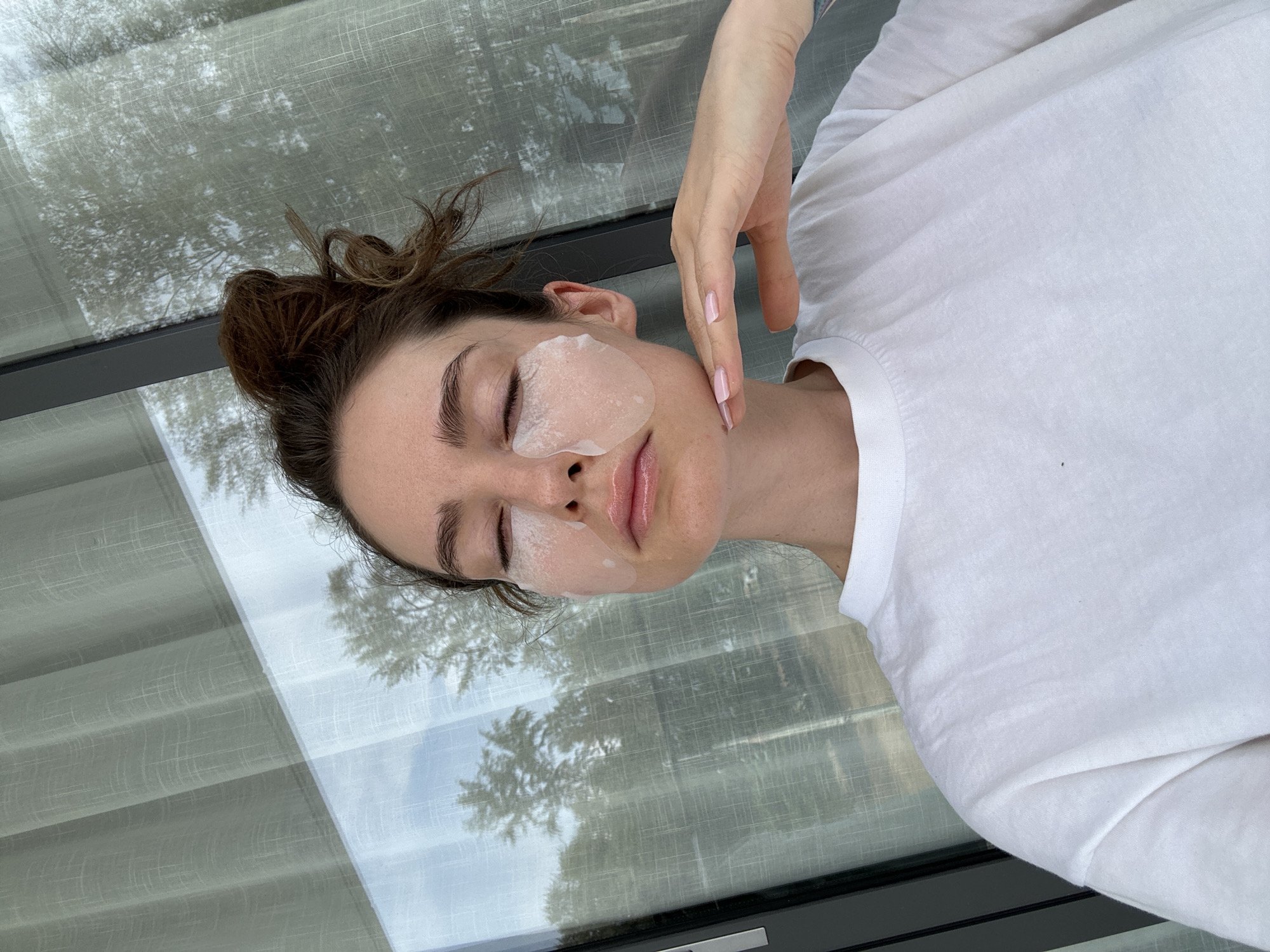 Woman documents skincare routine in Thailand resort town