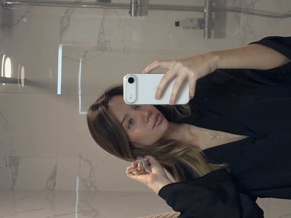 Woman's morning documented through selfies, cafe visits, street walks
