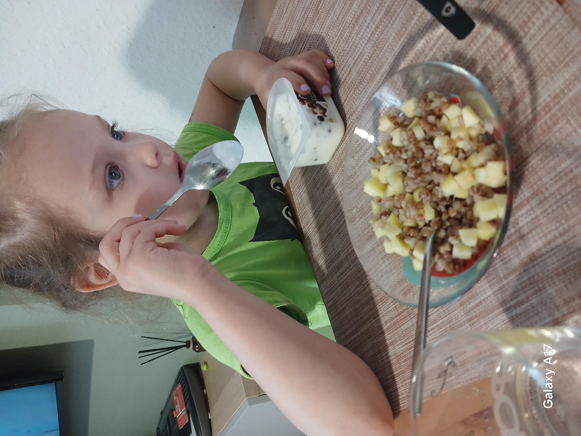 Morning domestic life captured in Yekaterinburg home