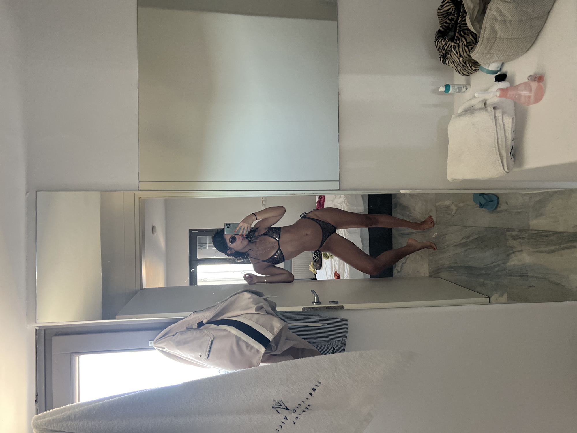 Aegean villa afternoon: interiors, selfies, and sea views