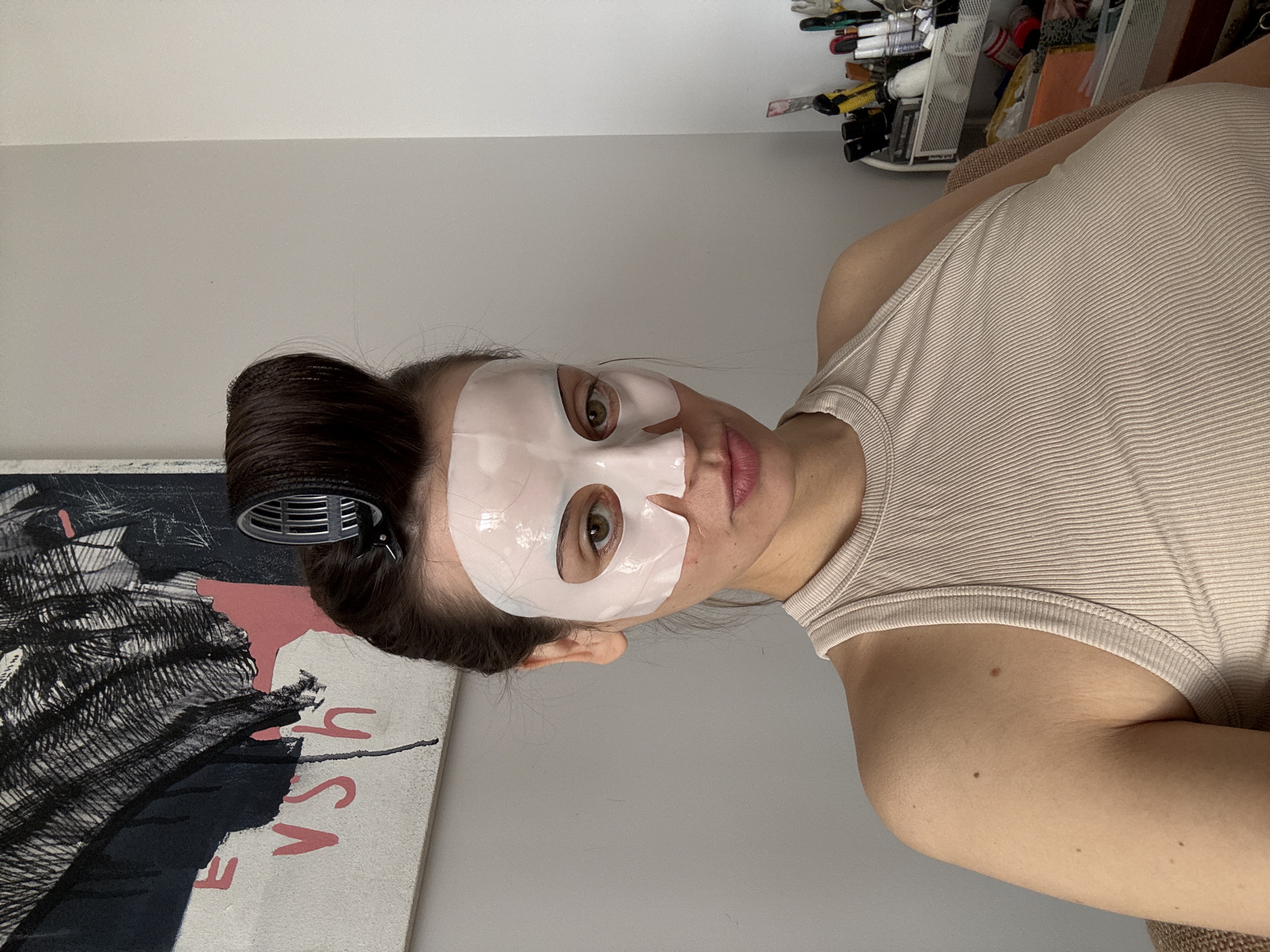 Woman's early morning skincare routine documented in Krasnoyarsk