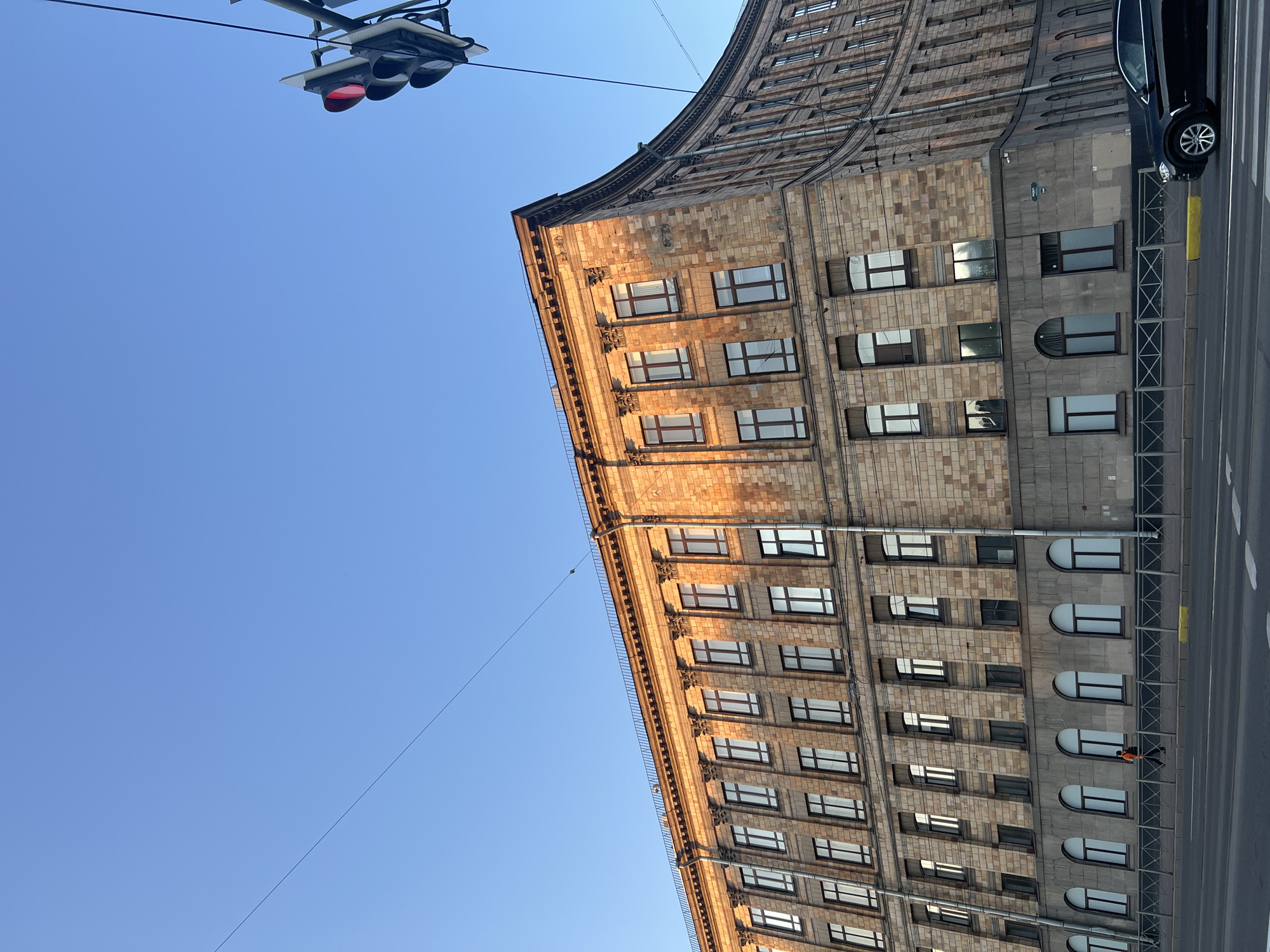 Afternoon scenes documented across St. Petersburg neighborhoods