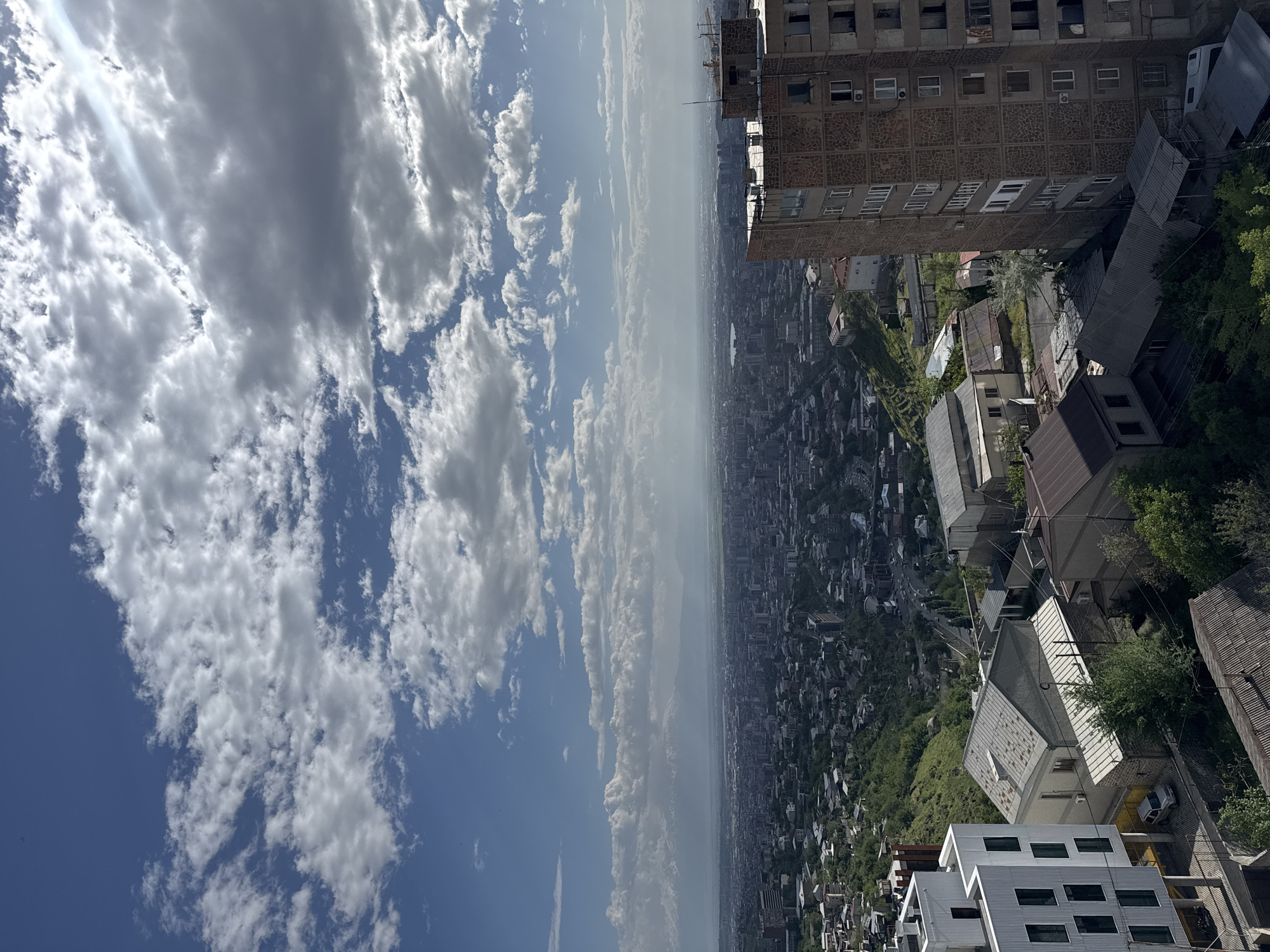 Afternoon scenes captured across Yerevan during 20-minute period