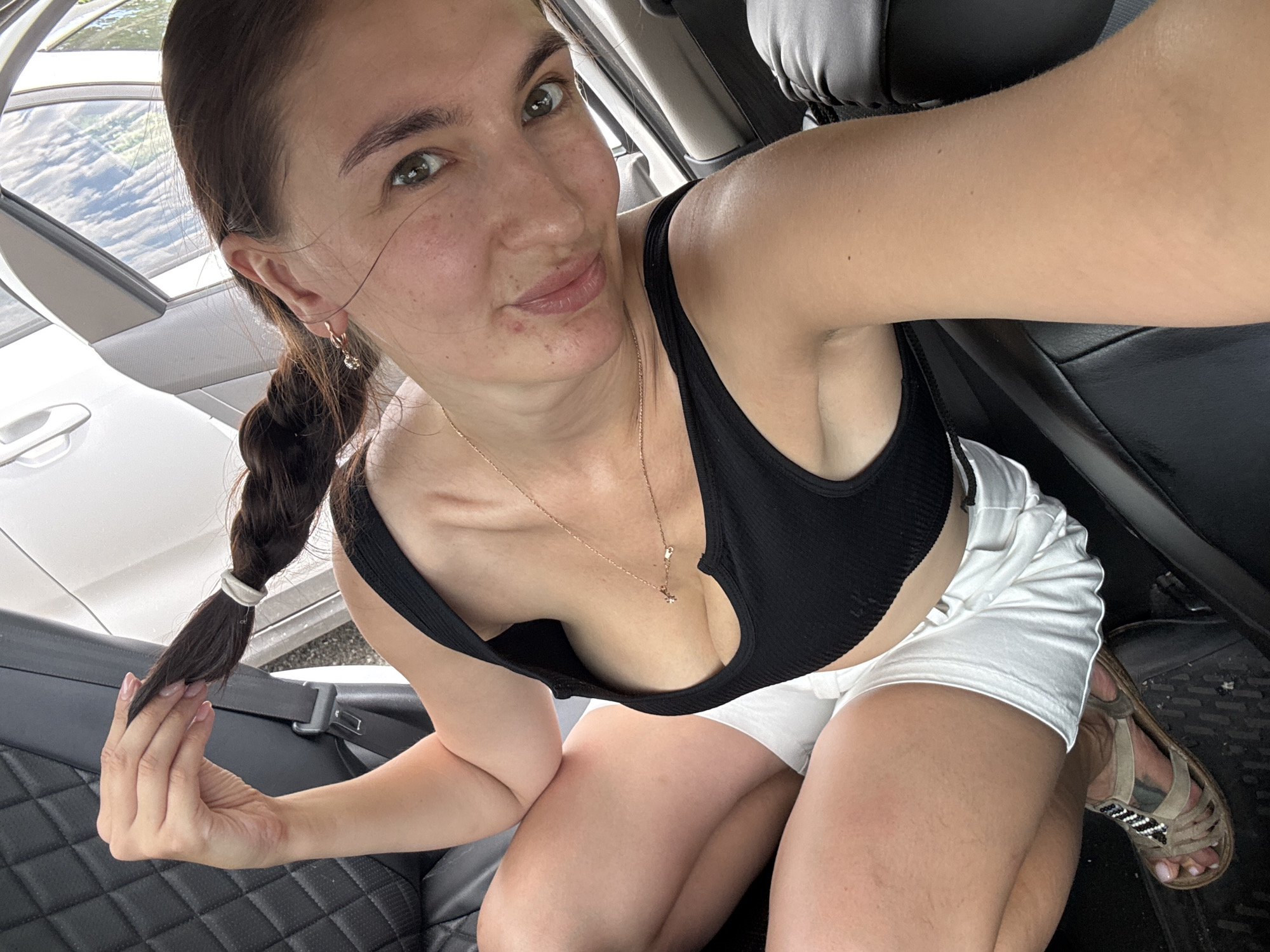 Casual car selfies and peace signs in Sochi