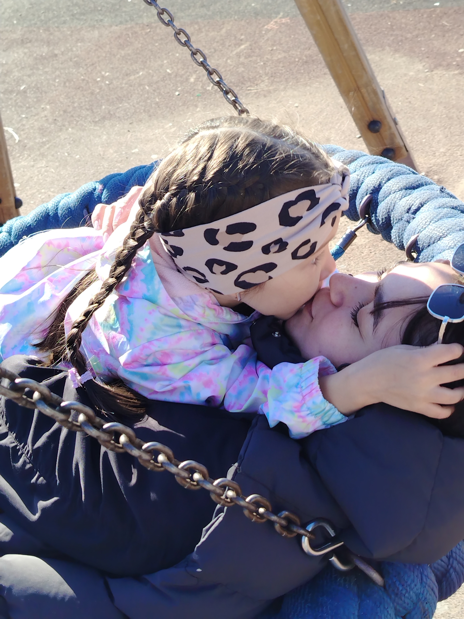 Playground moments and stage performance captured in Noviy, Russia