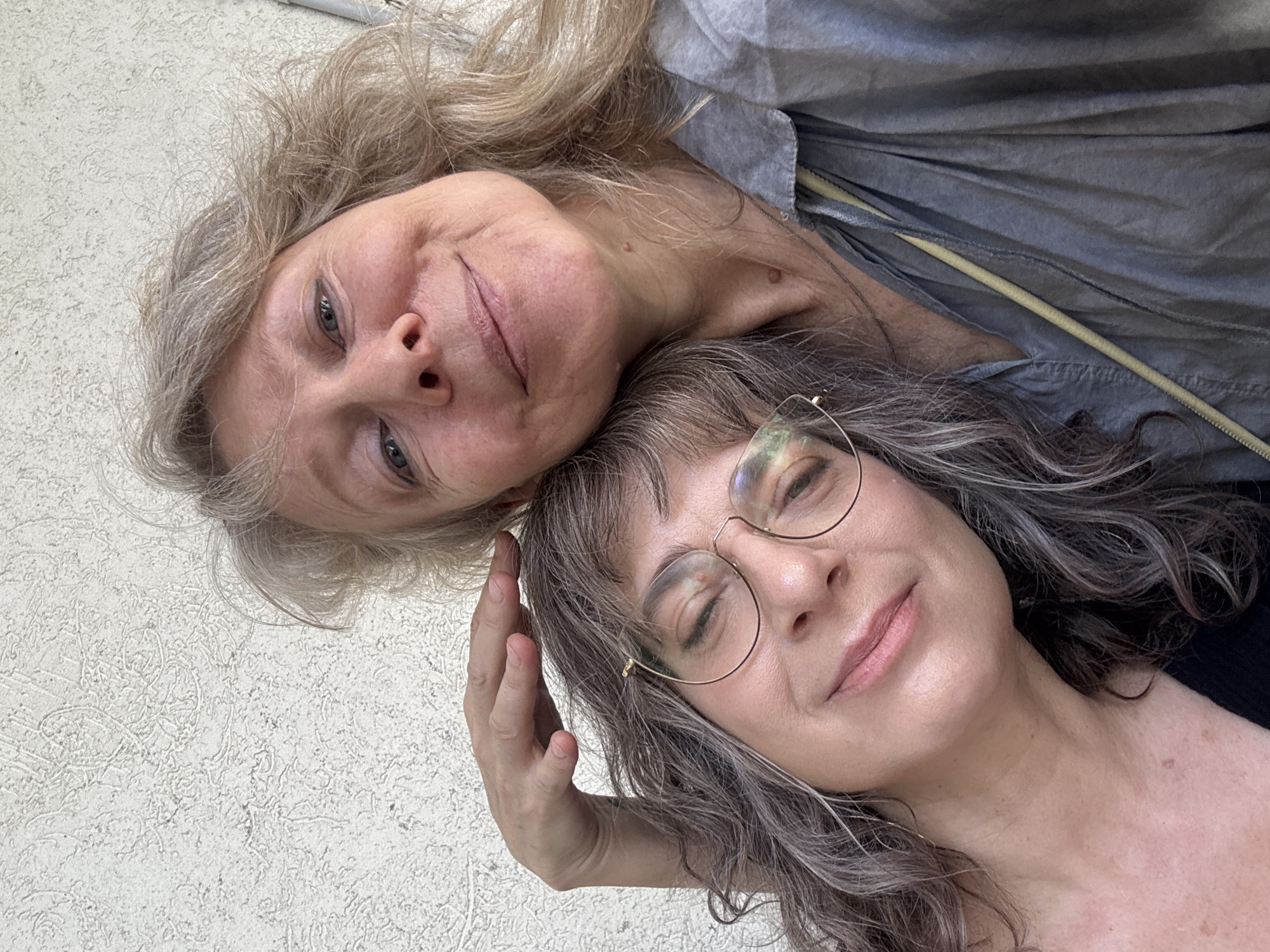 Morning life documented across Givatayim cafes and streets