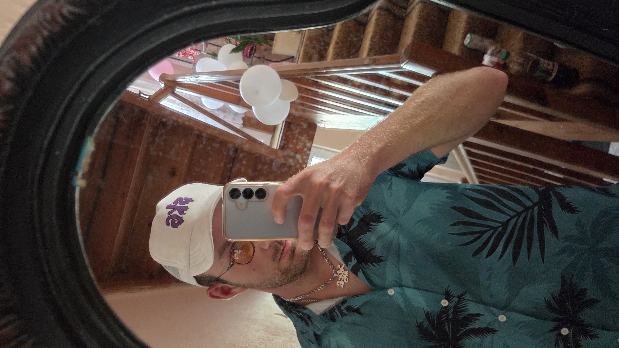SKG hat and Hawaiian shirt in Bania, Bulgaria