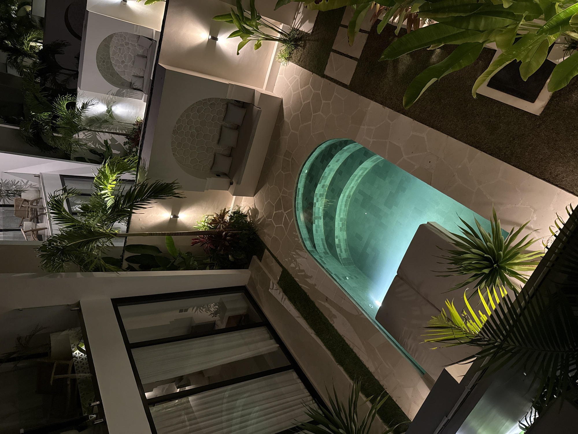 Resort scenes documented in Kuta Selatan nighttime visit
