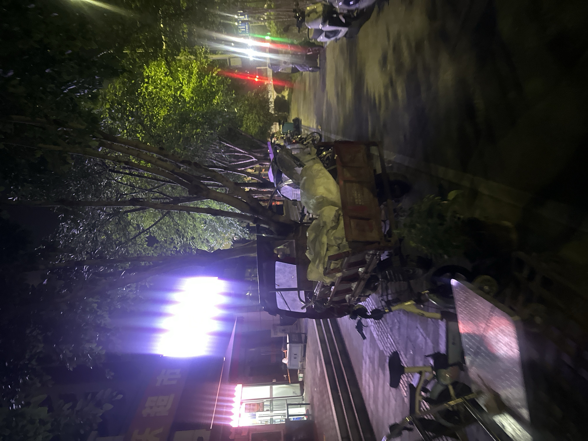 Nighttime street scenes documented in Chongqing High-tech Zone