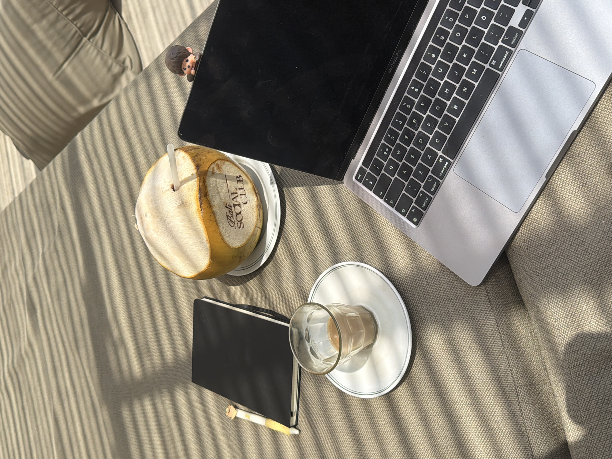 Outdoor laptop workspace documented in North Kuta, Indonesia